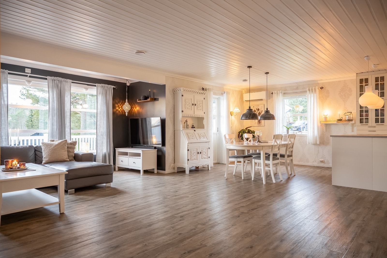 Boligen har i tillegg balansert ventilasjon, noe som bidrar til et behagelig inneklima året rundt. Galleribilde