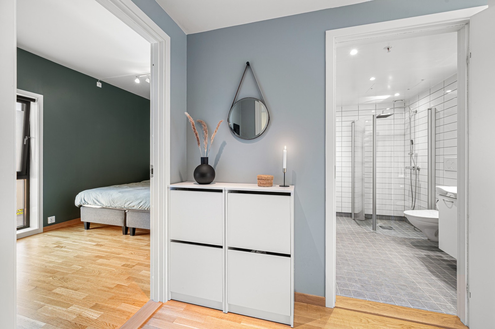 Leiligheten holder en særdeles god standard som gjenspeiles i tilstandsrapporten fra takstmann. Galleribilde