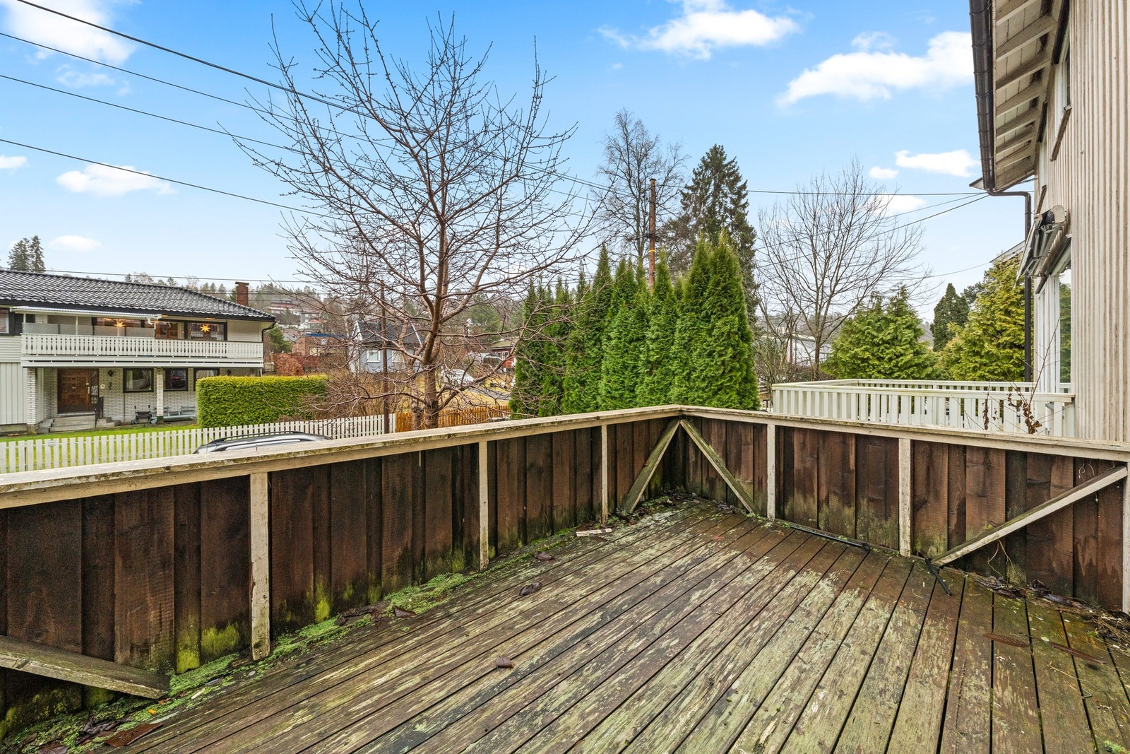 Balkongen er på ca 10 m². Galleribilde