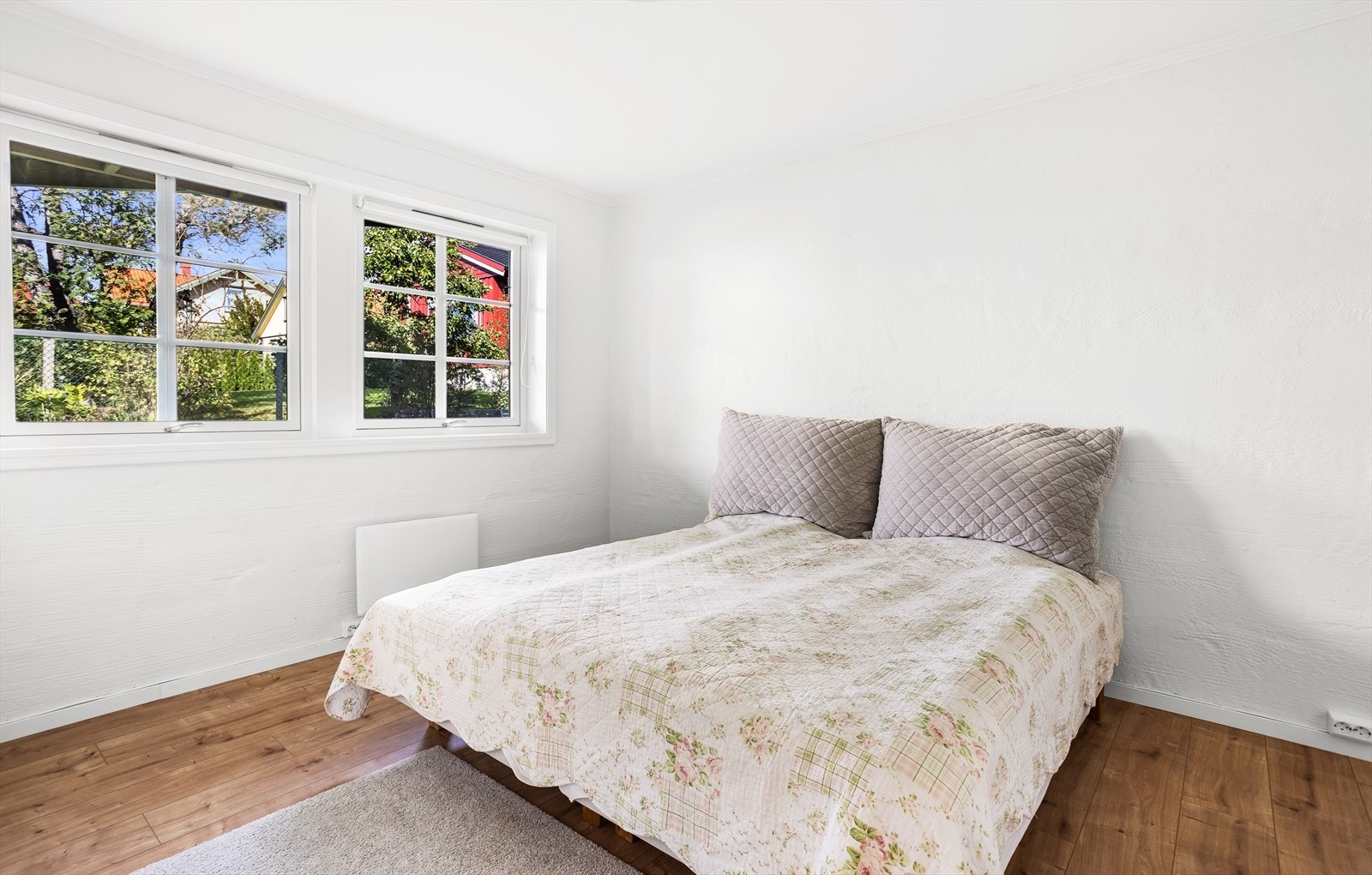 Det er 2 soverom i utleiedelen, begge med god plass til seng og møblement. Galleribilde