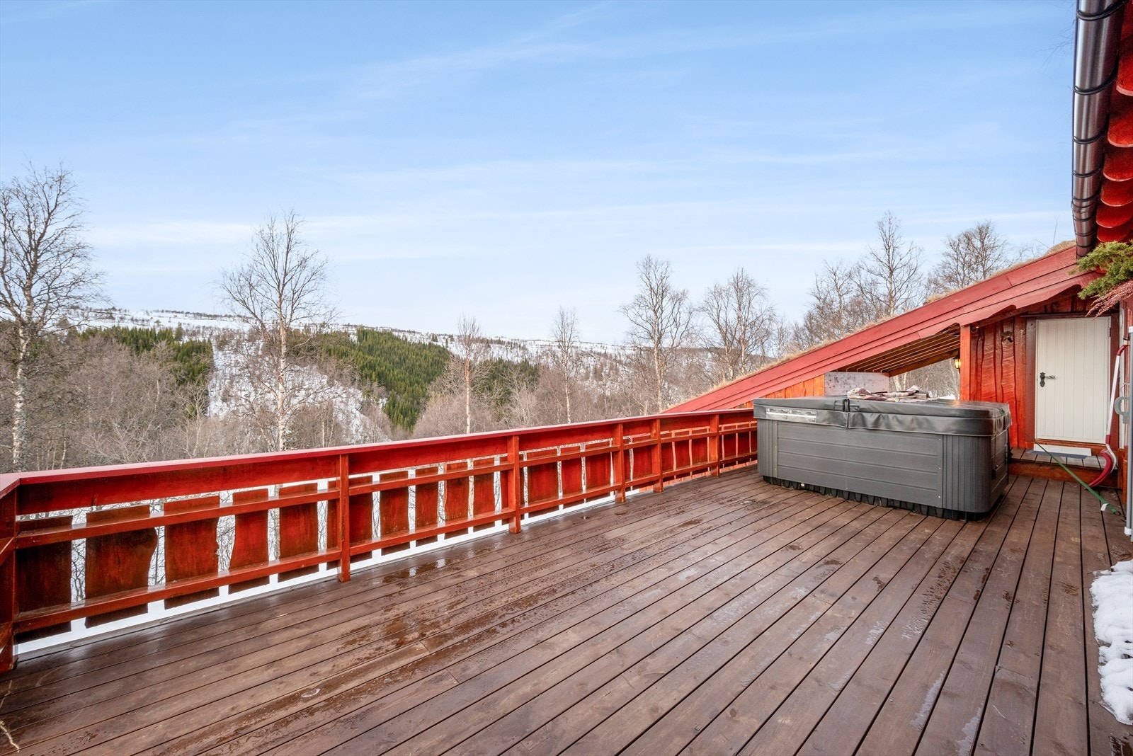 Romslig terrasse på totalt 40 kvm. Galleribilde