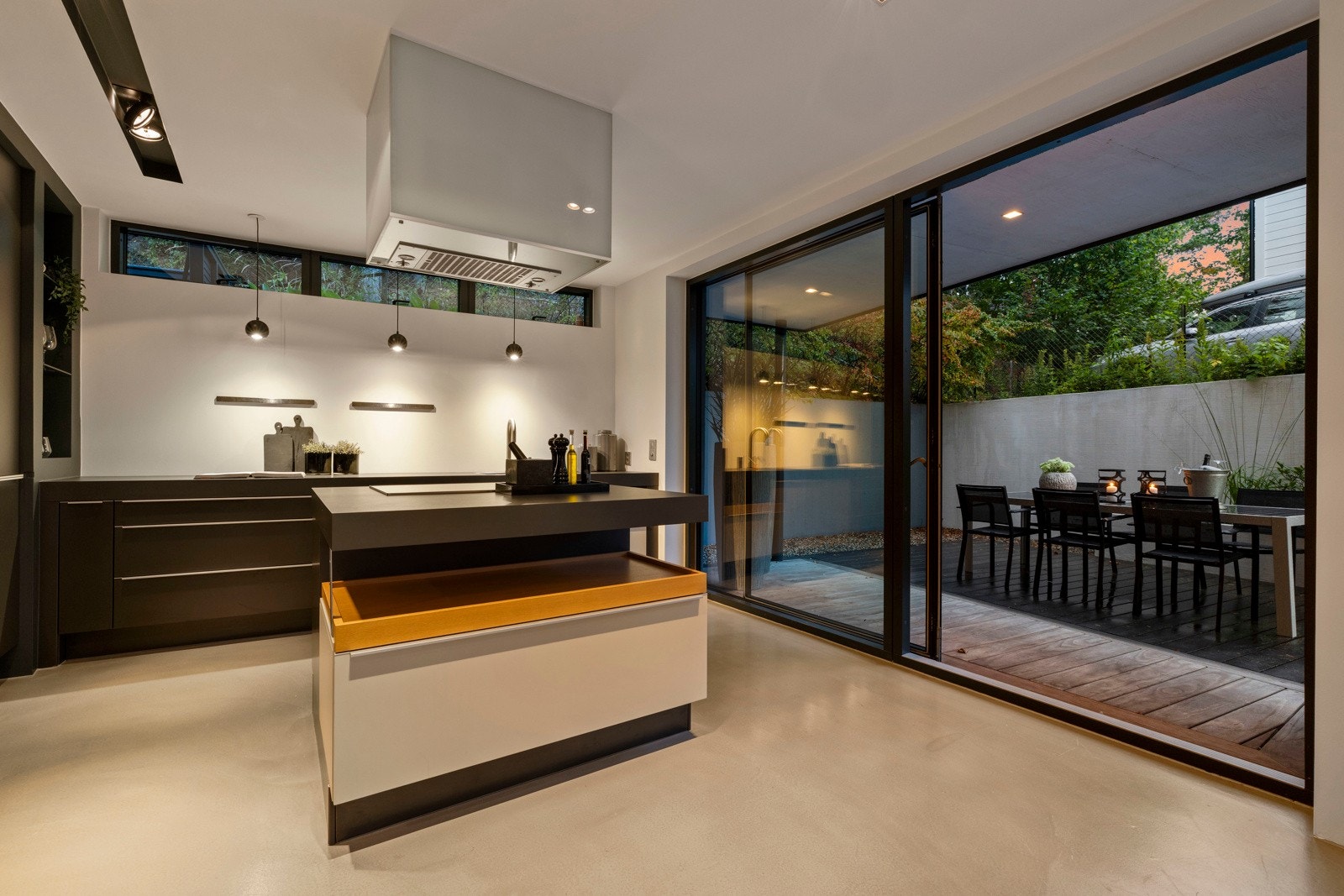 Her har man god plass til å lage mat samt underholde gjester. Galleribilde