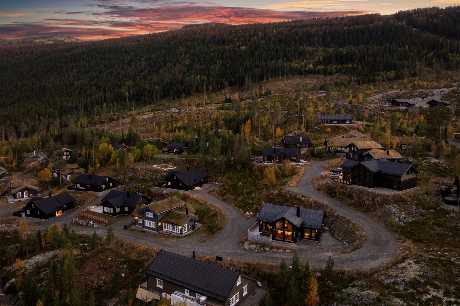 Eiendommen ligger fint til i kort avstand til de fleste aktiviteter rundt alpinsenteret. Galleribilde
