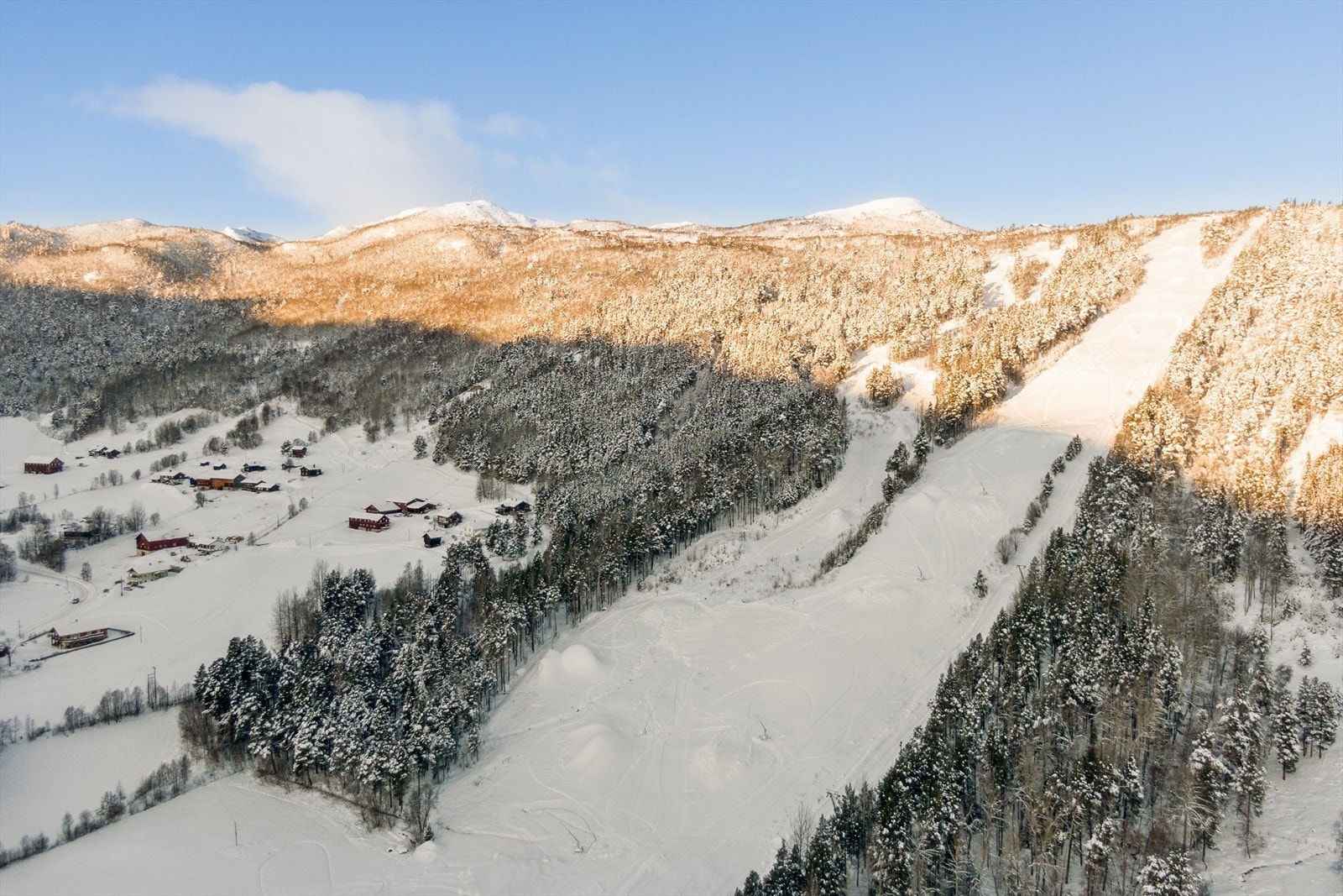 Uvdal alpinsenter med ski in og ski out! Galleribilde