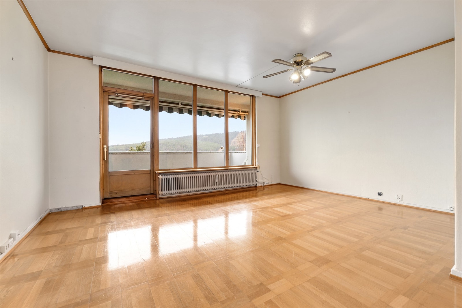 Stue av god størrelse, med en lys og luftig romfølelse Galleribilde