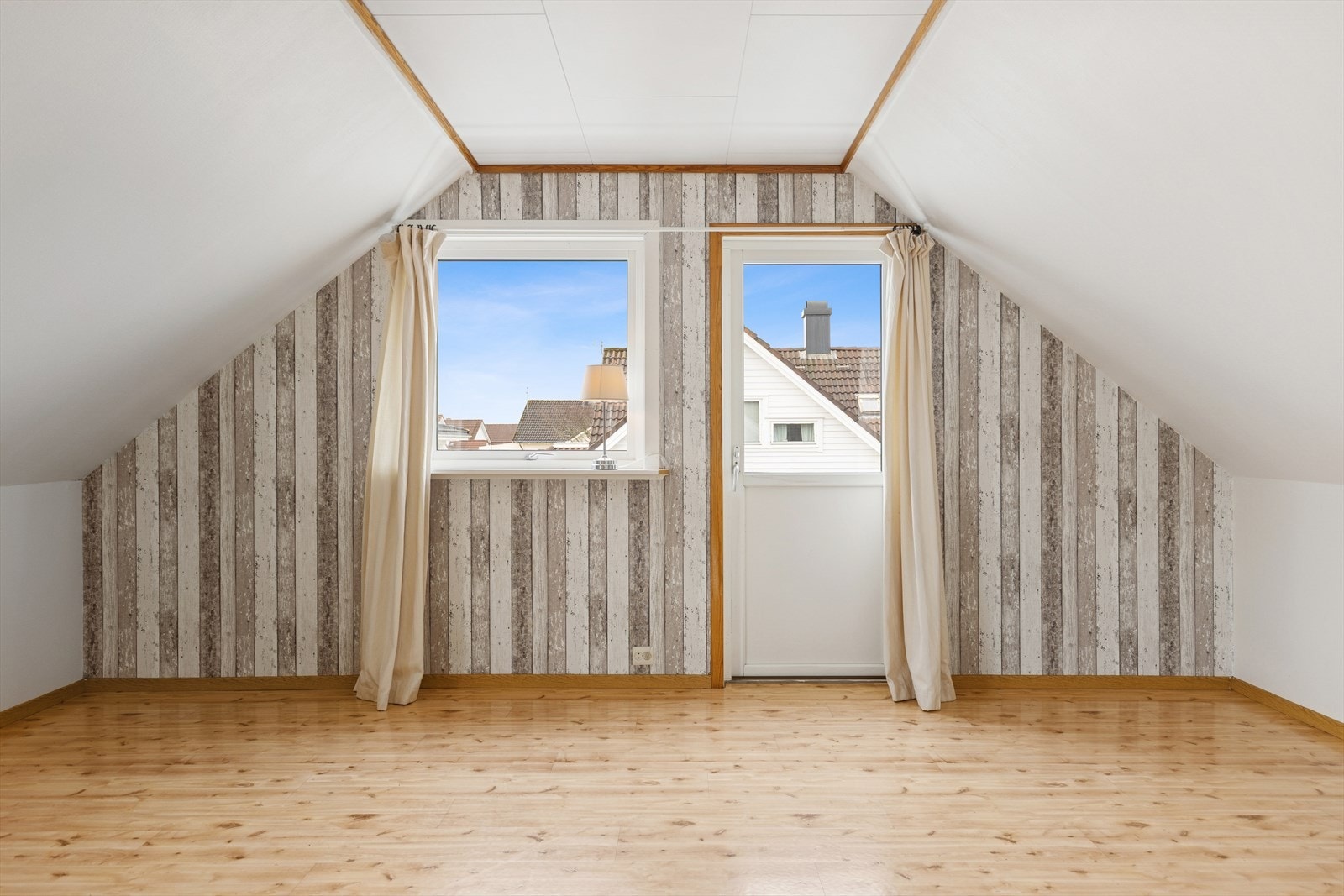 Utgang til balkong. Galleribilde