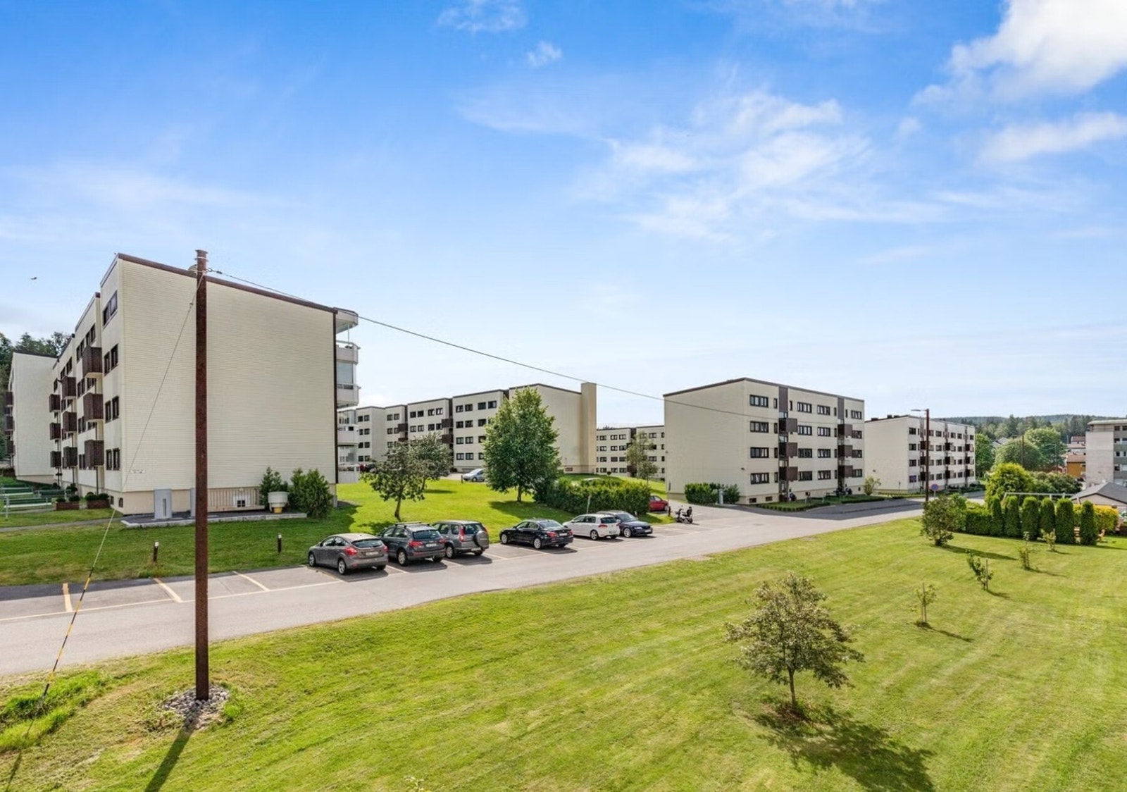 God luft mellom blokkene, og glimrende solforhold. Galleribilde