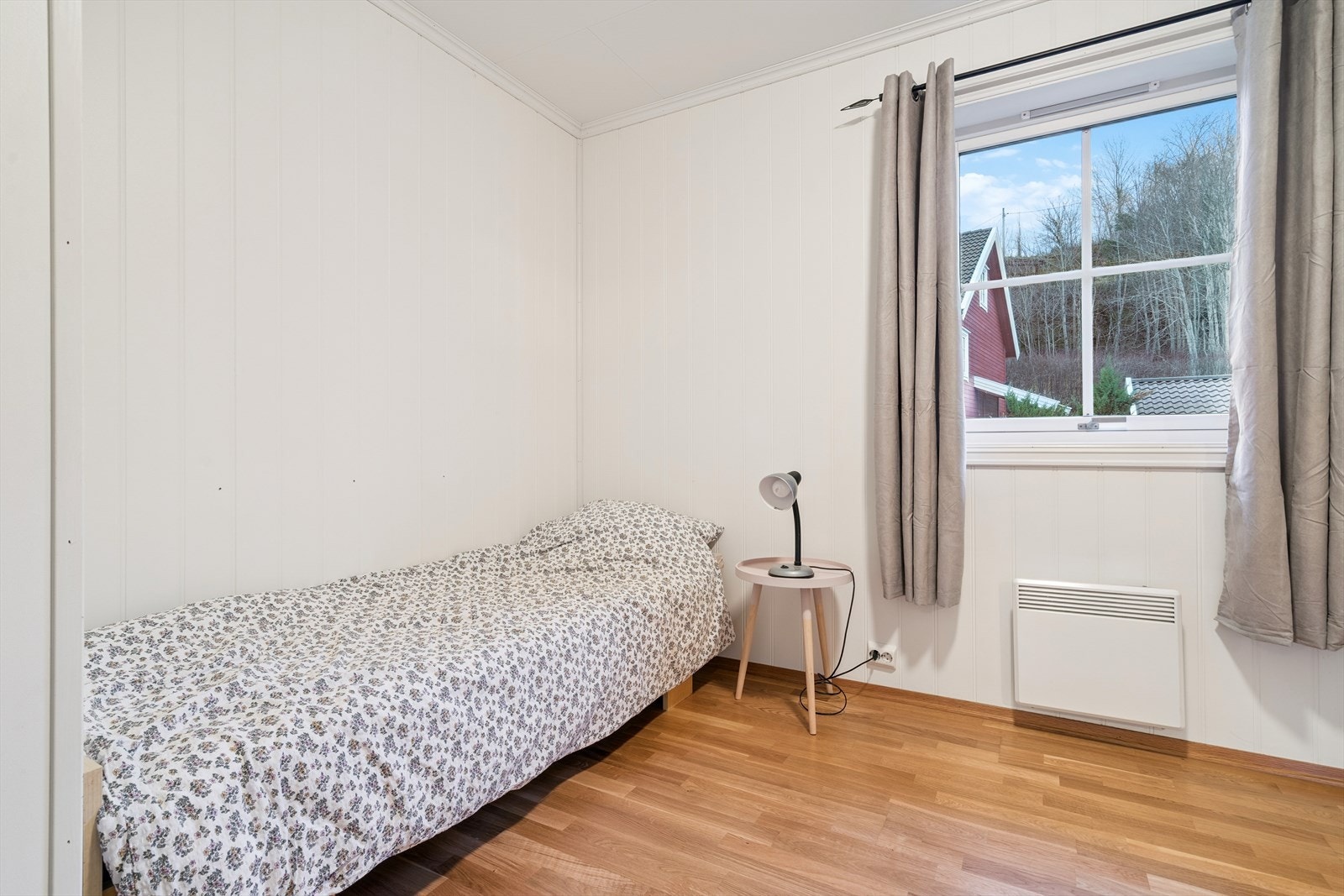 Leilighetens andre soverom er 10,4 kvm. Galleribilde