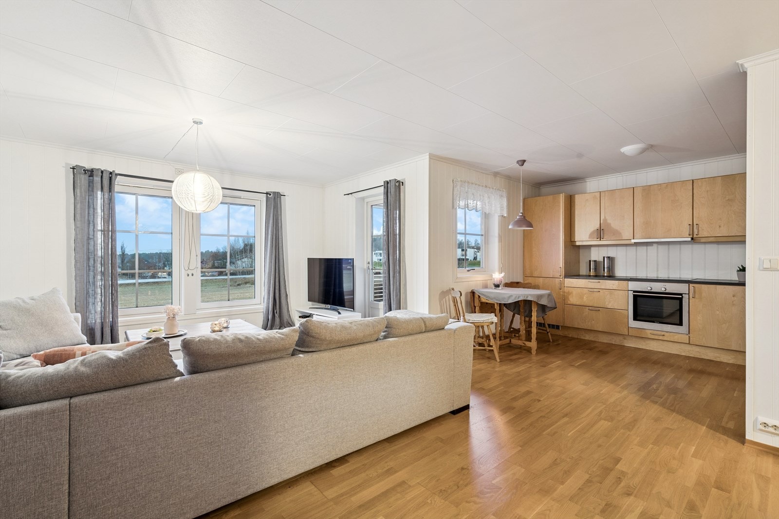 Leiligheten har en gjennomgående god standard og ligger i 2. etasje. Galleribilde