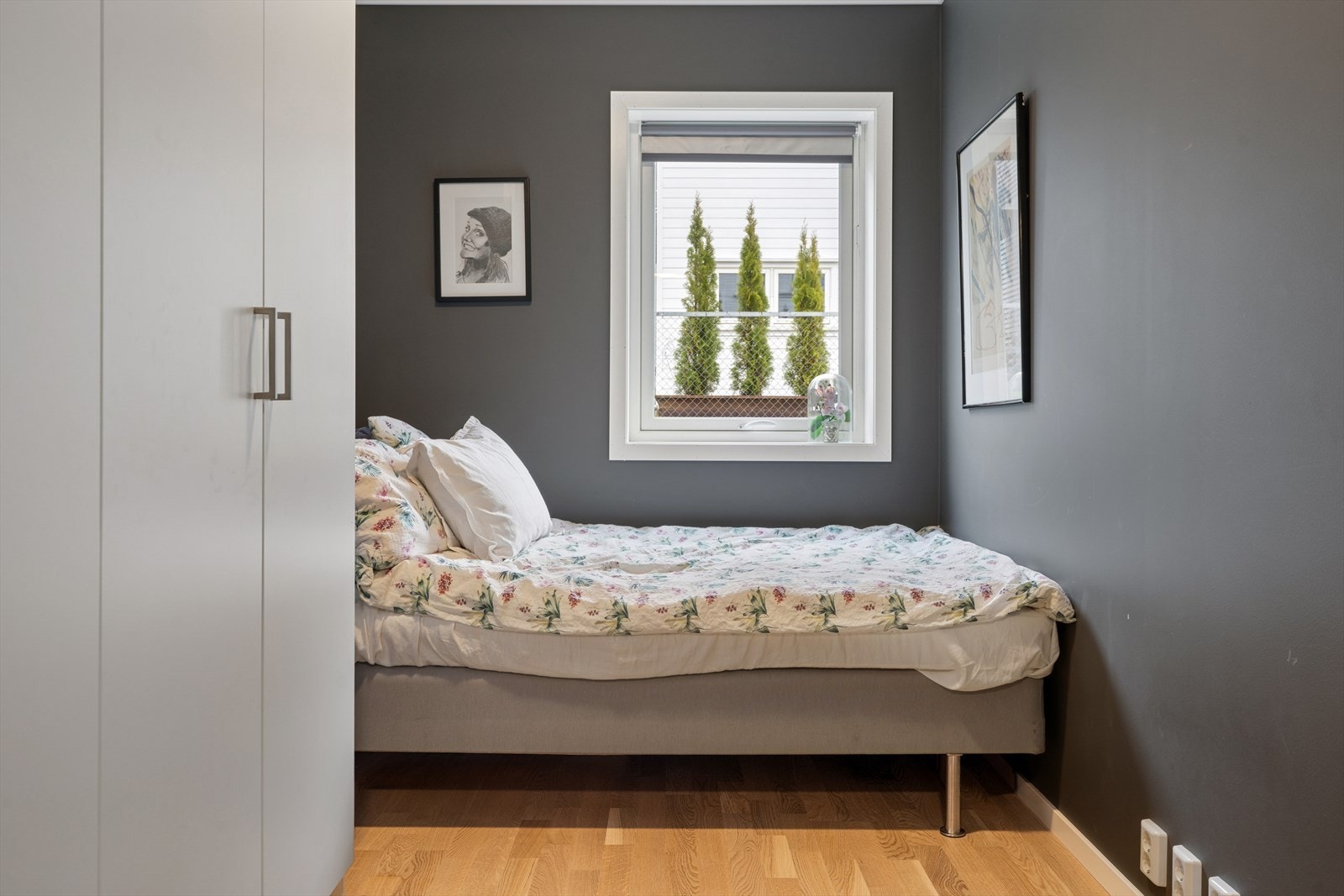 Soverom 3 av god størrelse, og har plass til øvrig møblement. Galleribilde