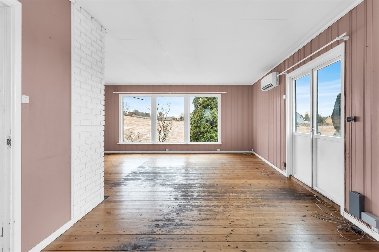 Fra stuen er det utgang til en vestvendt veranda på 8 m². Galleribilde