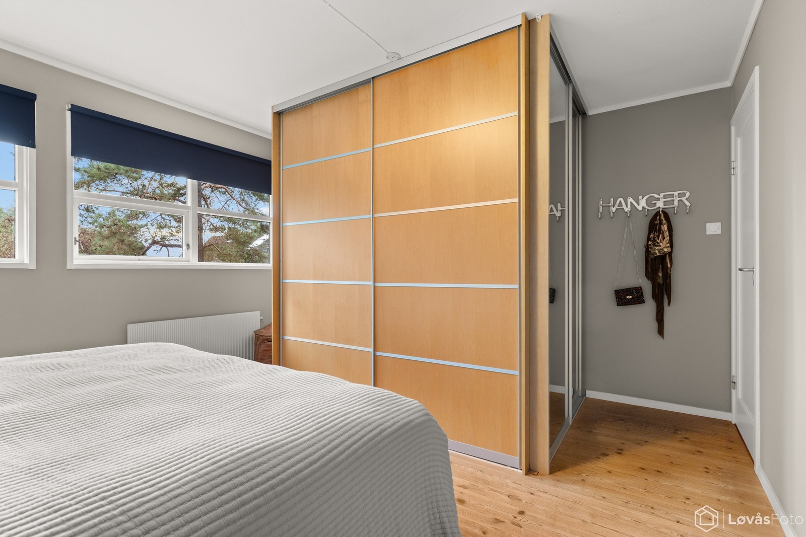 Soverom 1 med skyvedørsgarderobe Galleribilde