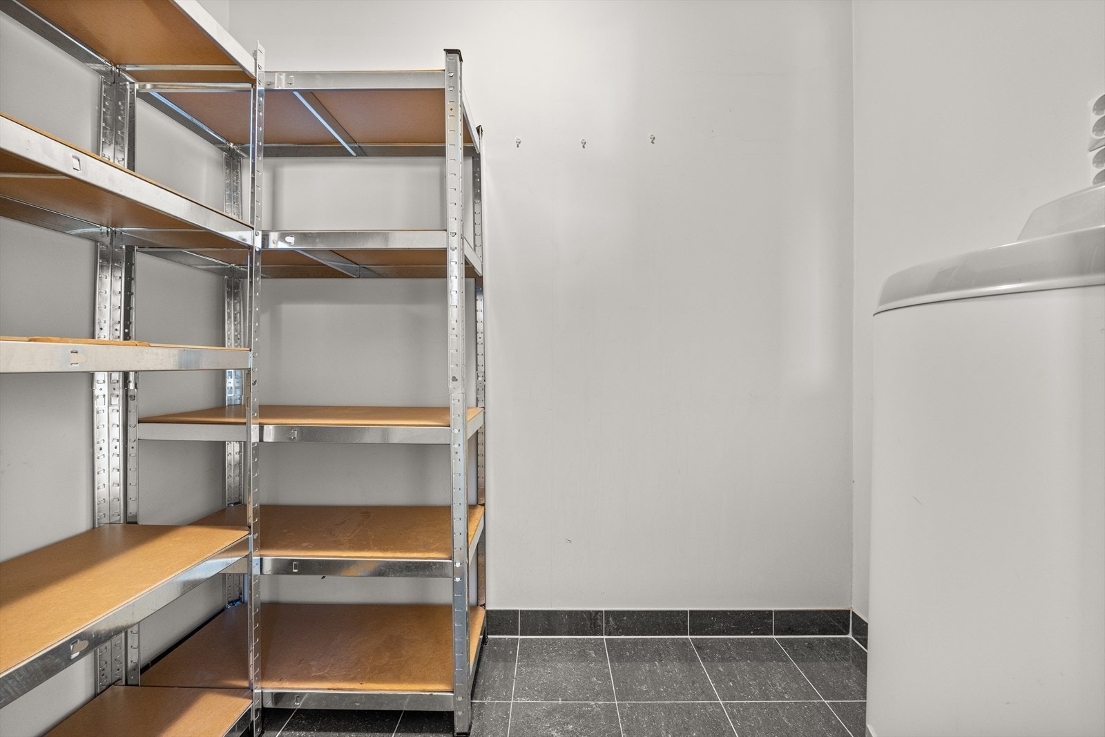 Bod med flislagt gulv Galleribilde