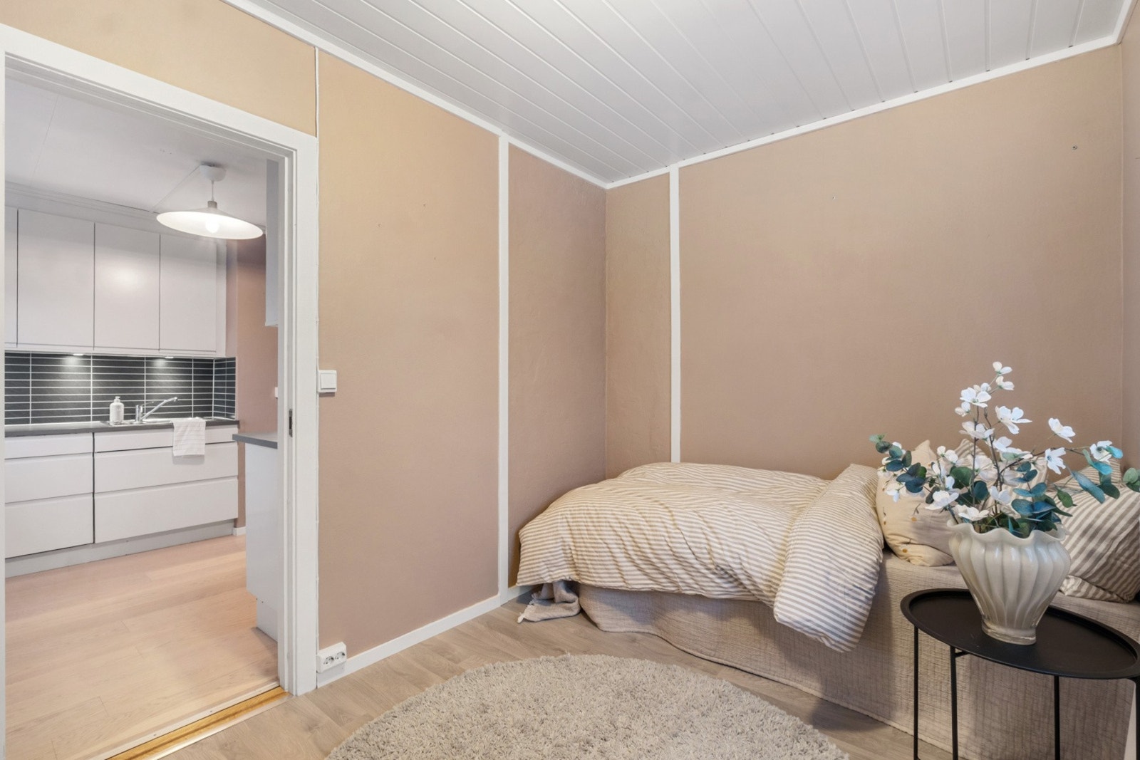 Soverom nr. 2 egner seg fint til bruk som gjesterom, barnerom eller kontor. Galleribilde