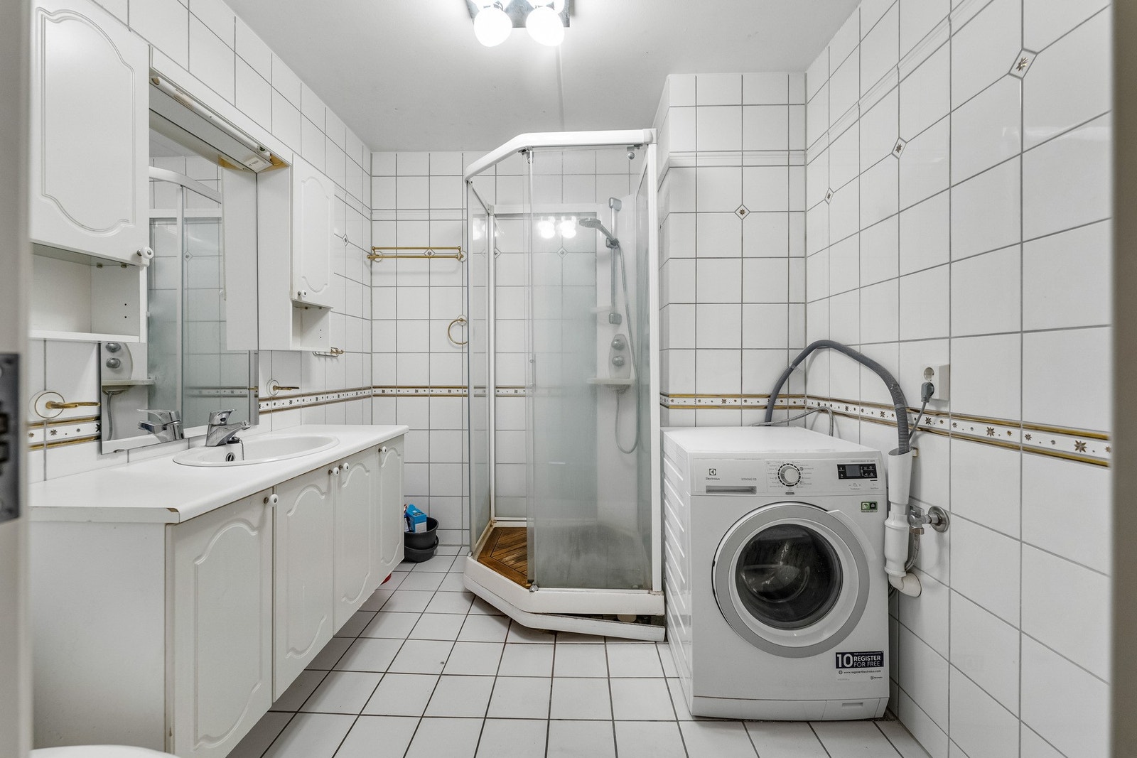 Bad, standard fra byggeår. Galleribilde