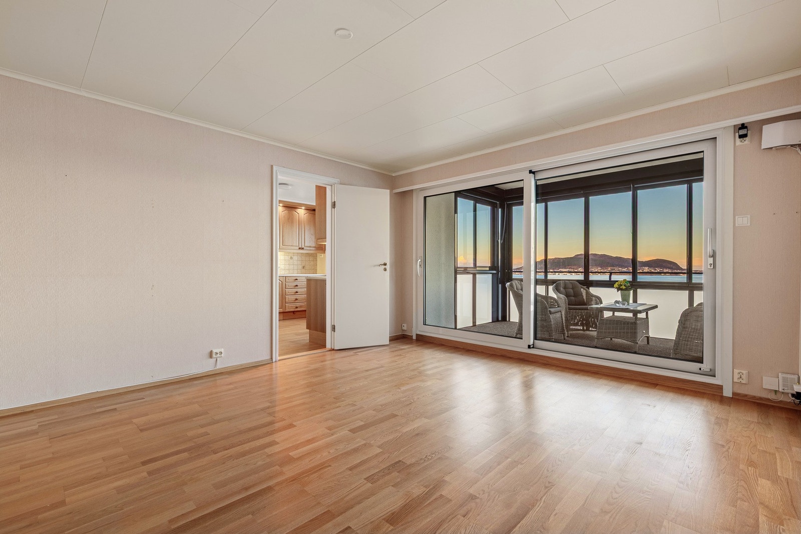 Romslig leilighet med hele 3 soverom! Galleribilde