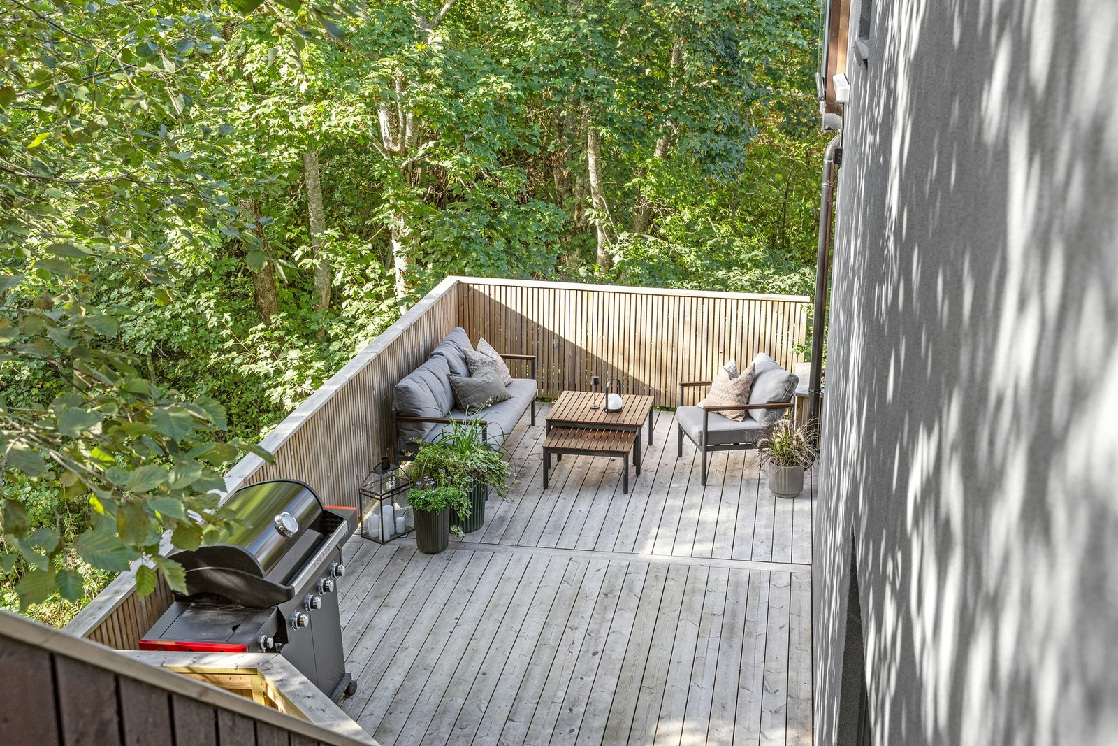 På Rognehim bor du i et rolig og barnevennlig nabolag med nærhet til Byåsen barneskole, nærbutikken Coop Prix og trikkeholdeplass. Galleribilde