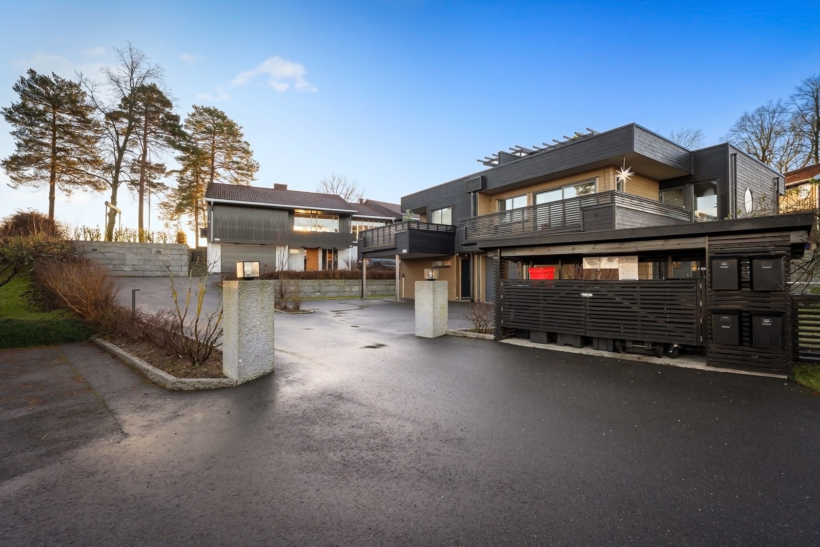 Øvre Elnes vei 39B har en flott beliggenhet i Vollen med gode solforhold og panorama utsikt med kort vei til Vollen sentrum. Galleribilde