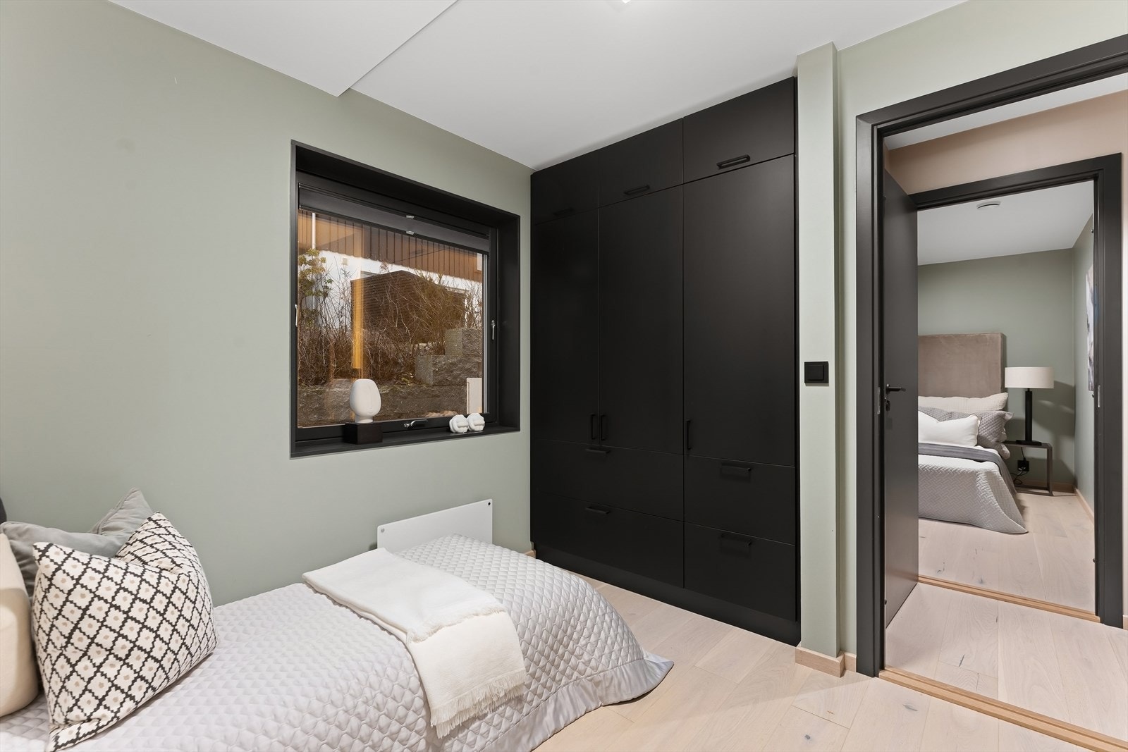 Montert garderobeskap. Galleribilde