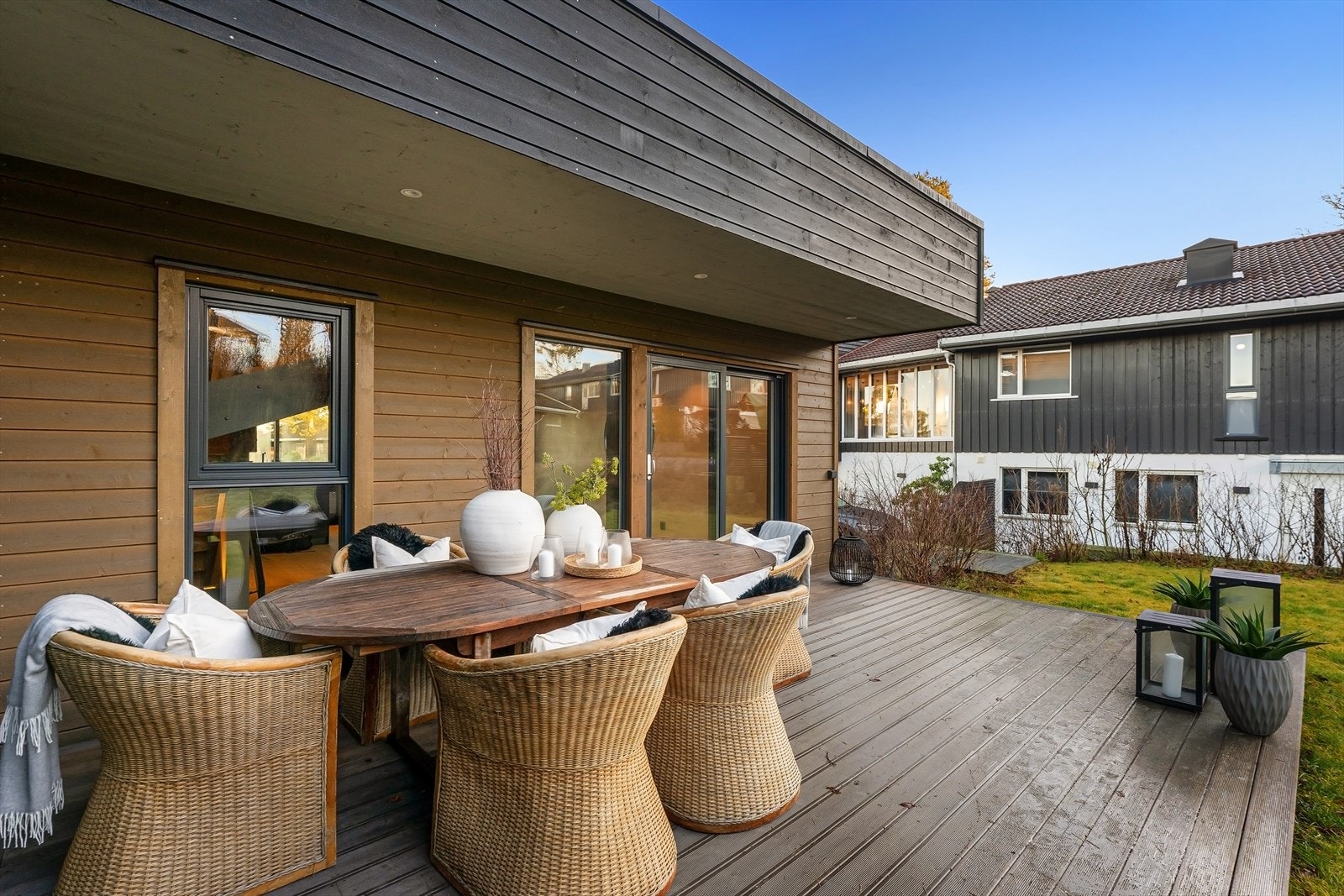 Delvis overbygd med downlights. Galleribilde