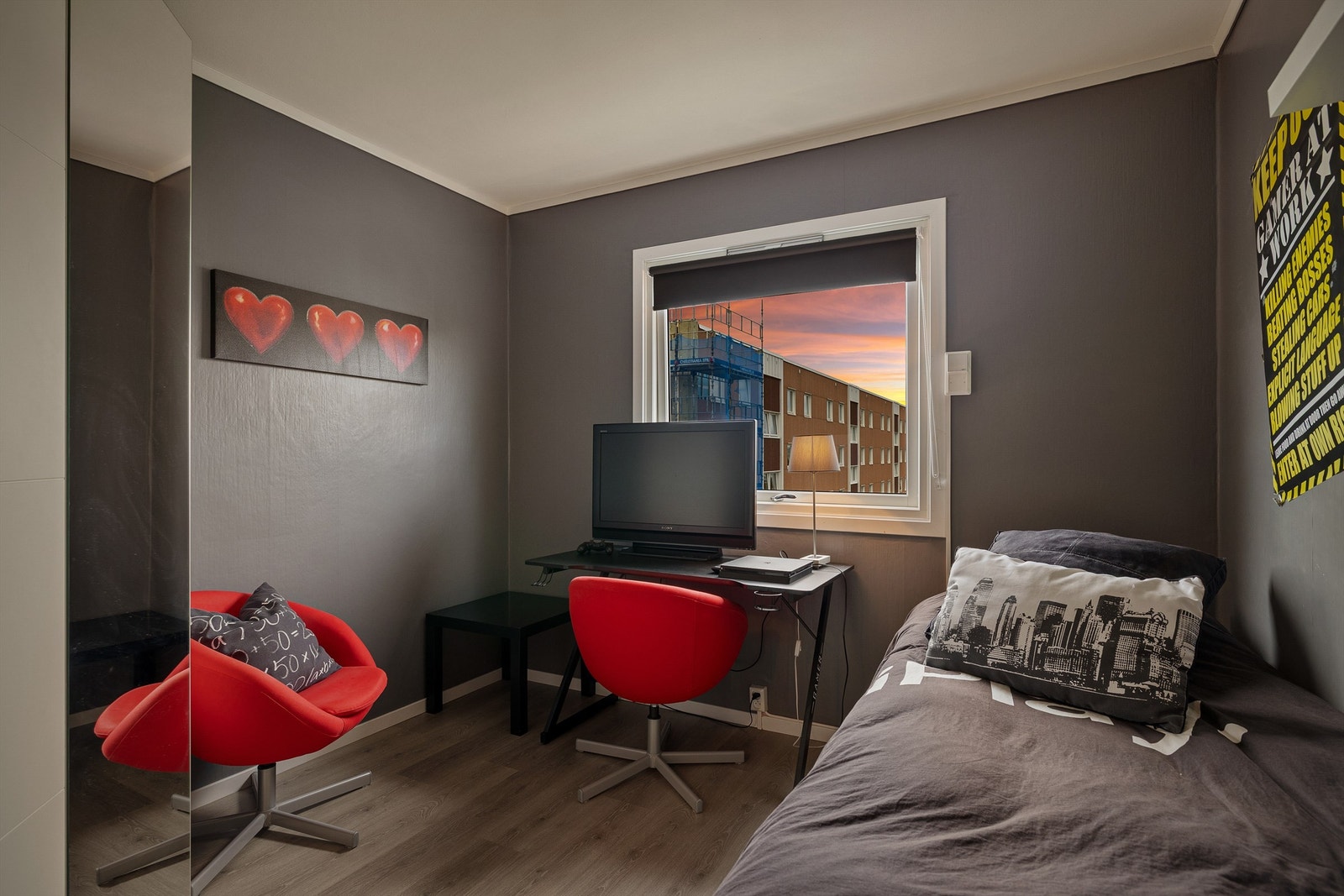 Soverommene er begge av god størrelse til sitt formål, dette som barne-/gjesterom. Galleribilde