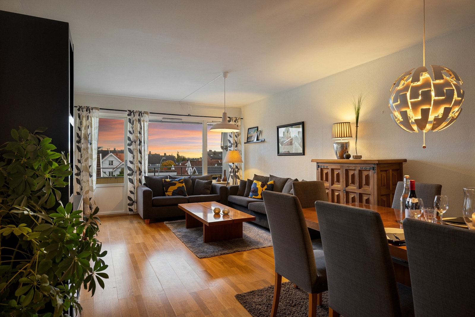 En større oppgradering i leiligheten ble utført i perioden 2016-2022. Ytterligere oppussing bør påregnes, leiligheten er imidlertid funksjonell. Galleribilde