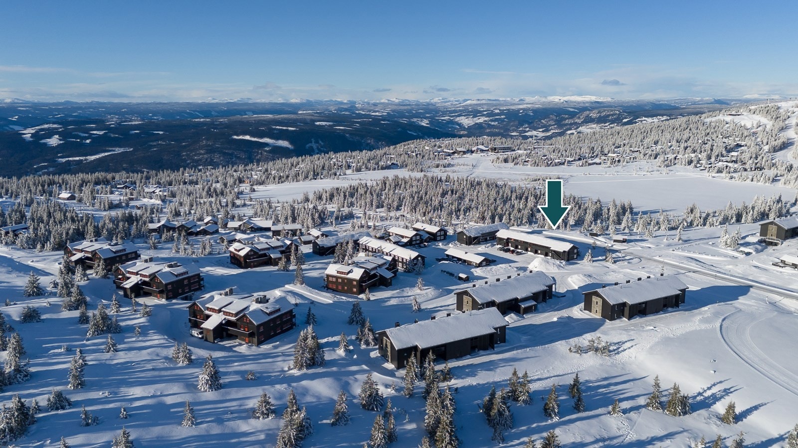 Ilsetra ligger luftig og fint til i fjellterreng med utsikt til Gudbrandsdalen og fjellene omkring. Galleribilde