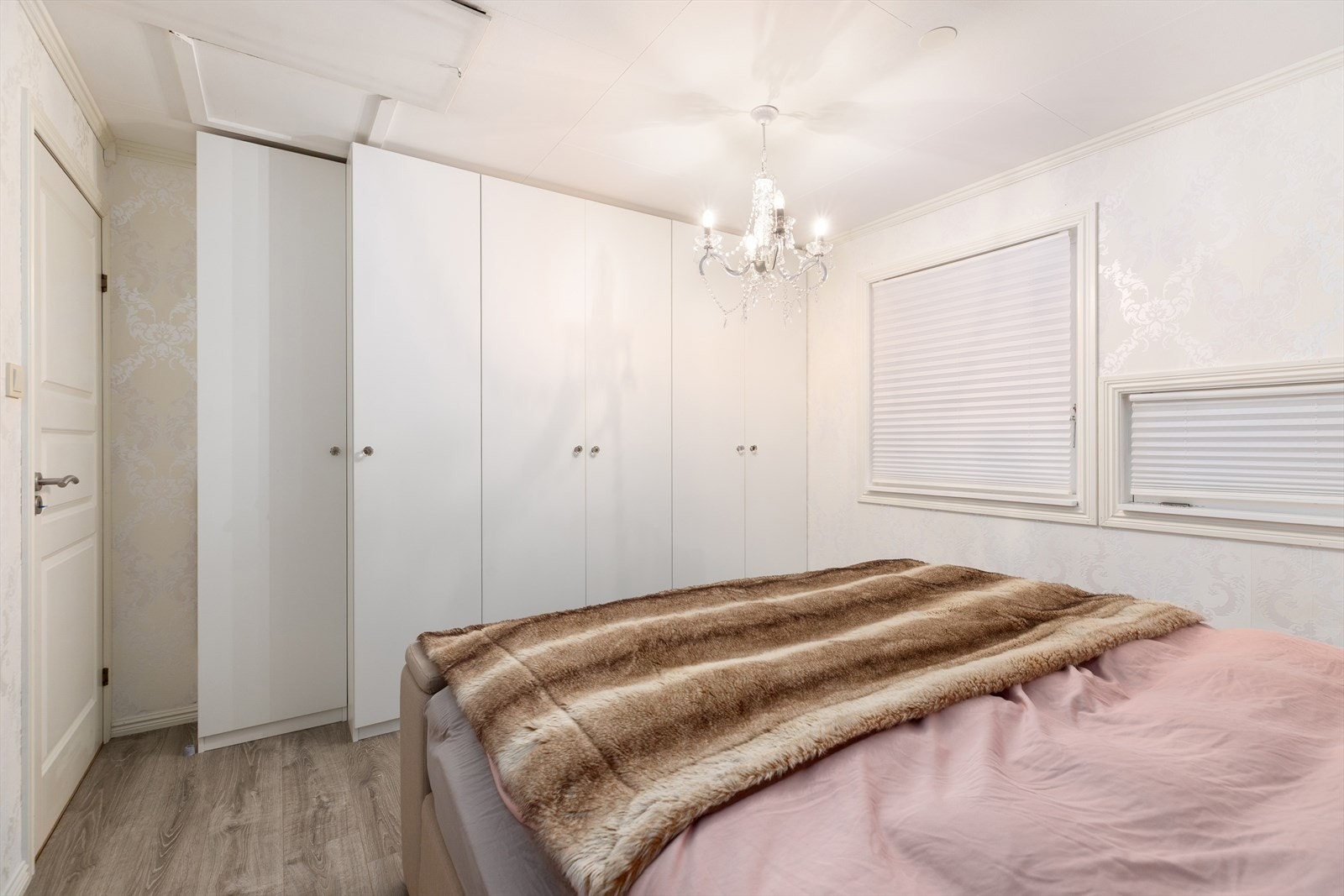 Luke til kaldloft til venstre Galleribilde