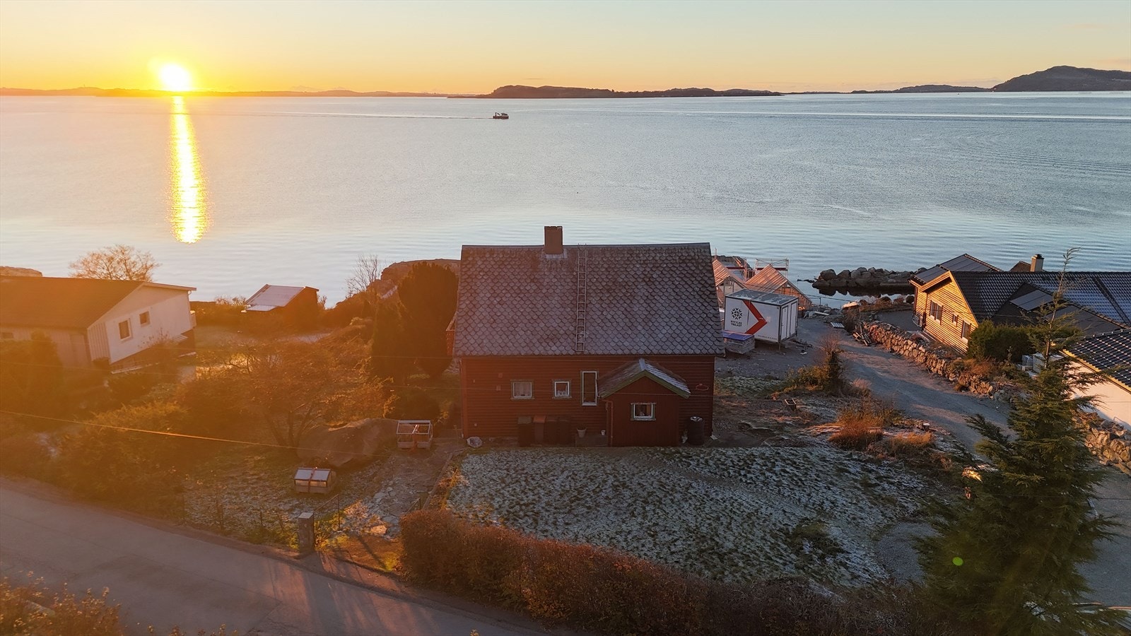 Flott bolig i 2.rekke til sjø i attraktivt boligområde på Tau Galleribilde