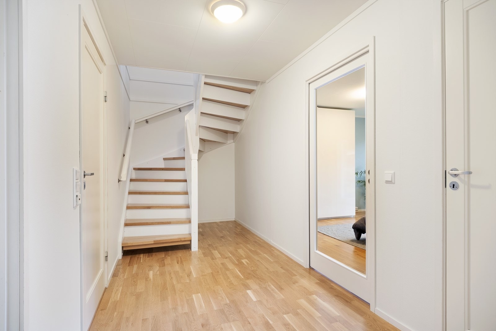 Gangareal underetasje. Galleribilde