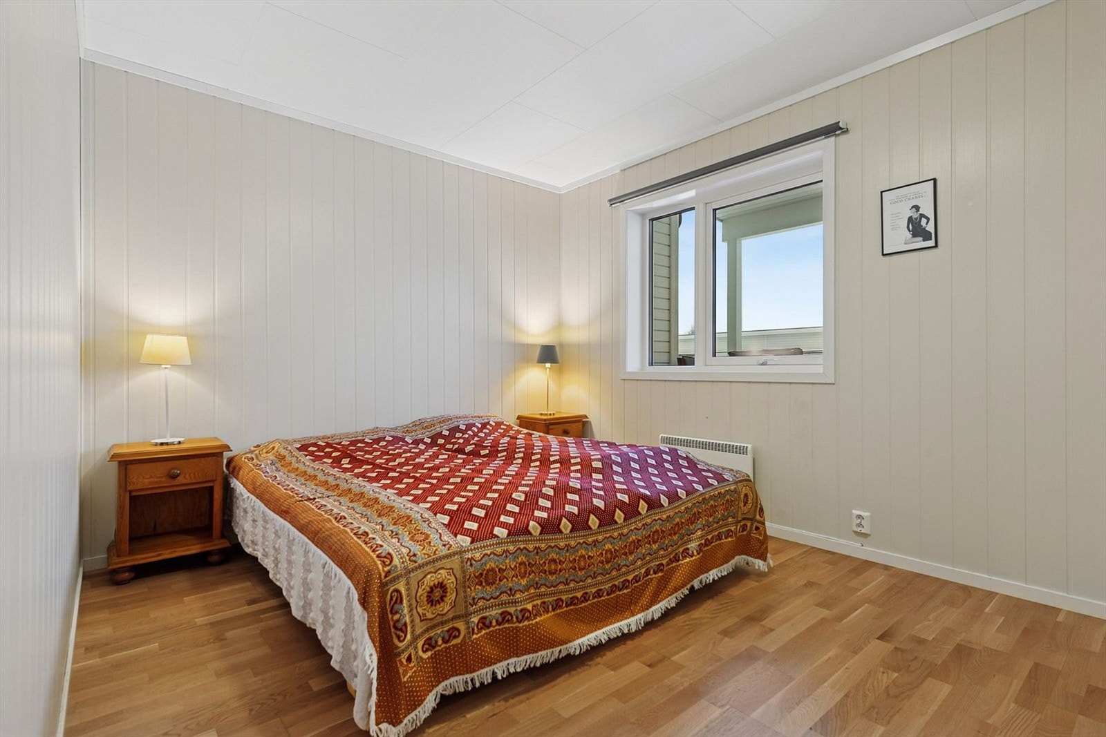 Leiligheten har to soverom, hvorav hovedsoverommet har god plass til dobbeltseng. Galleribilde