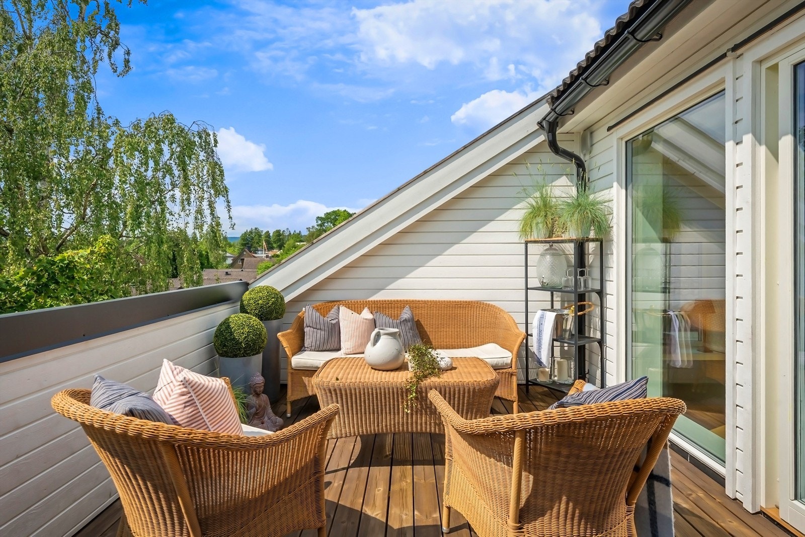 Nydelig takterrasse hvor late dager kan nytes Galleribilde