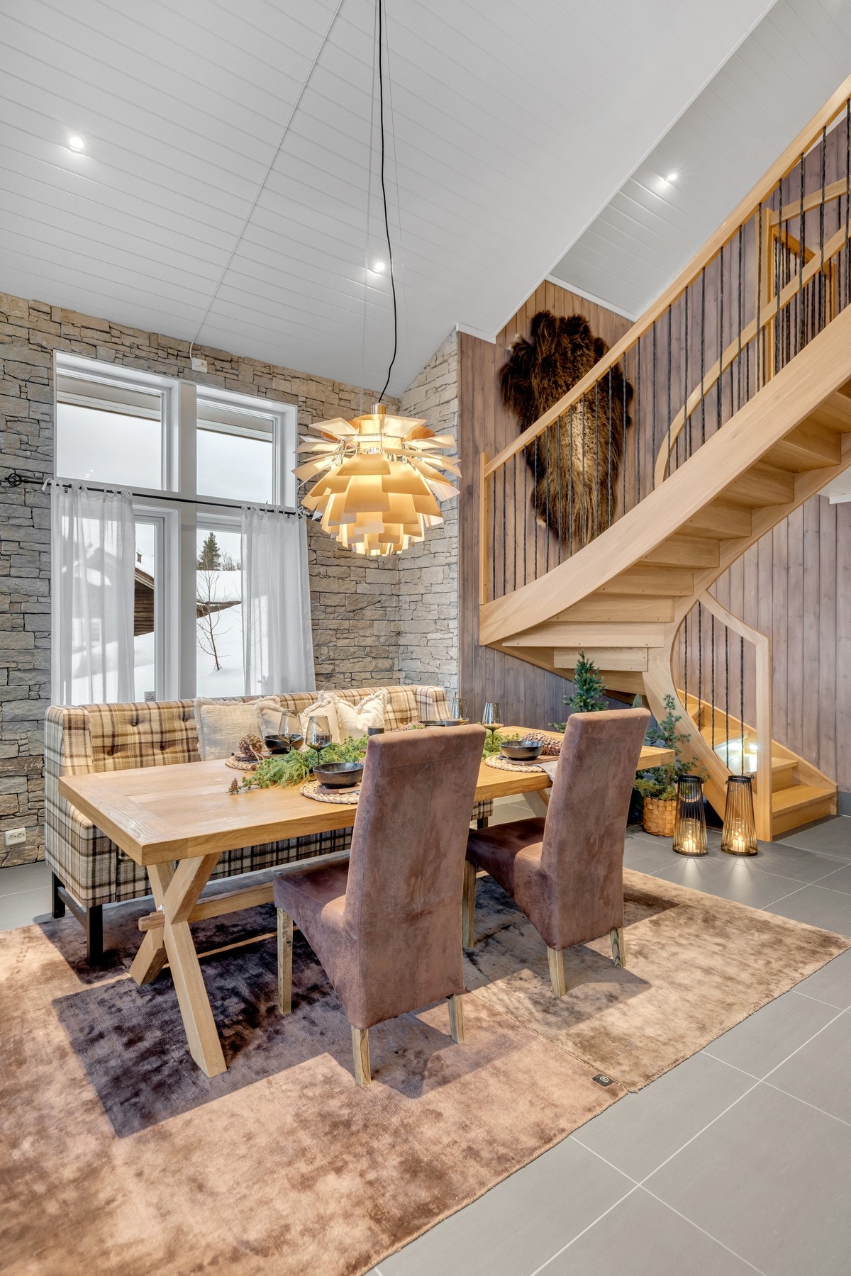 Smakfullt og eksklusivt - interiør med gjennomført stil og kvalitetsmaterialer Galleribilde