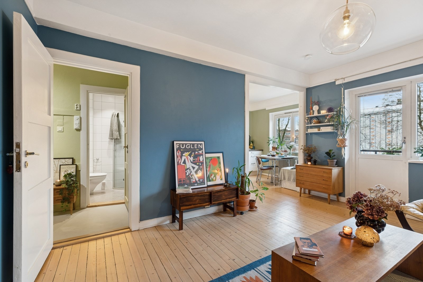 Praktisk planløsning som gjør det lett å møblere i flere soner. Galleribilde