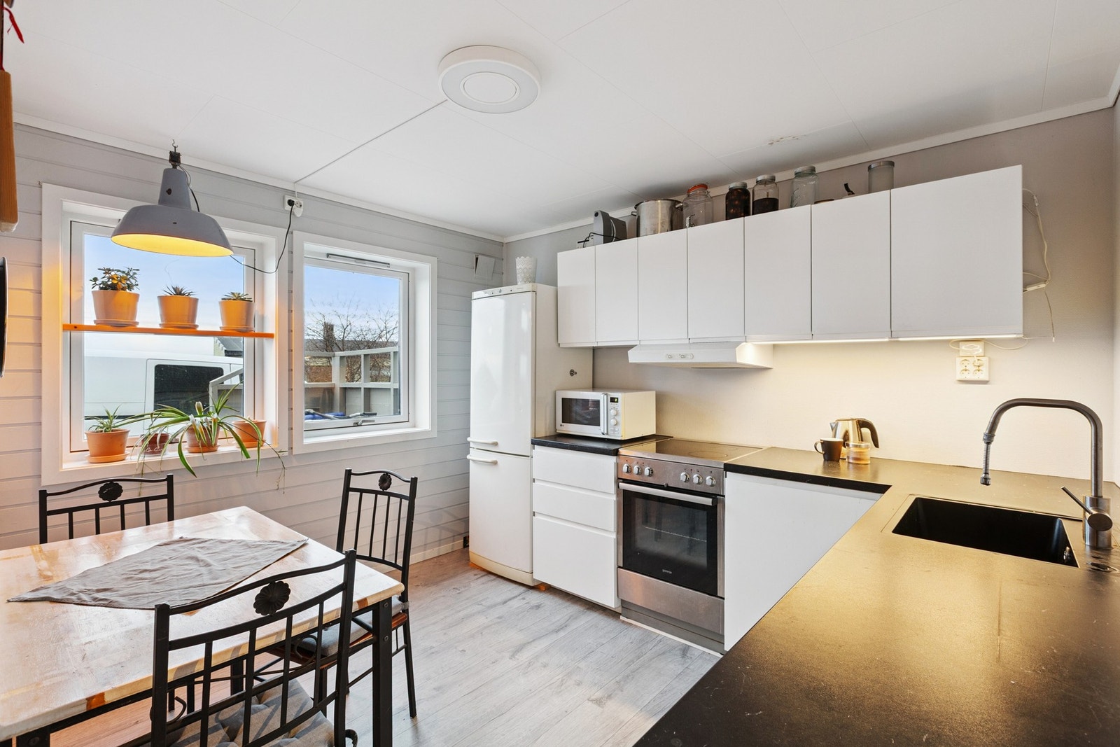 Sokkeleleiligheten er per dags dato utleid, mere info finner du i salgsoppgaven. Konferer megler. Galleribilde