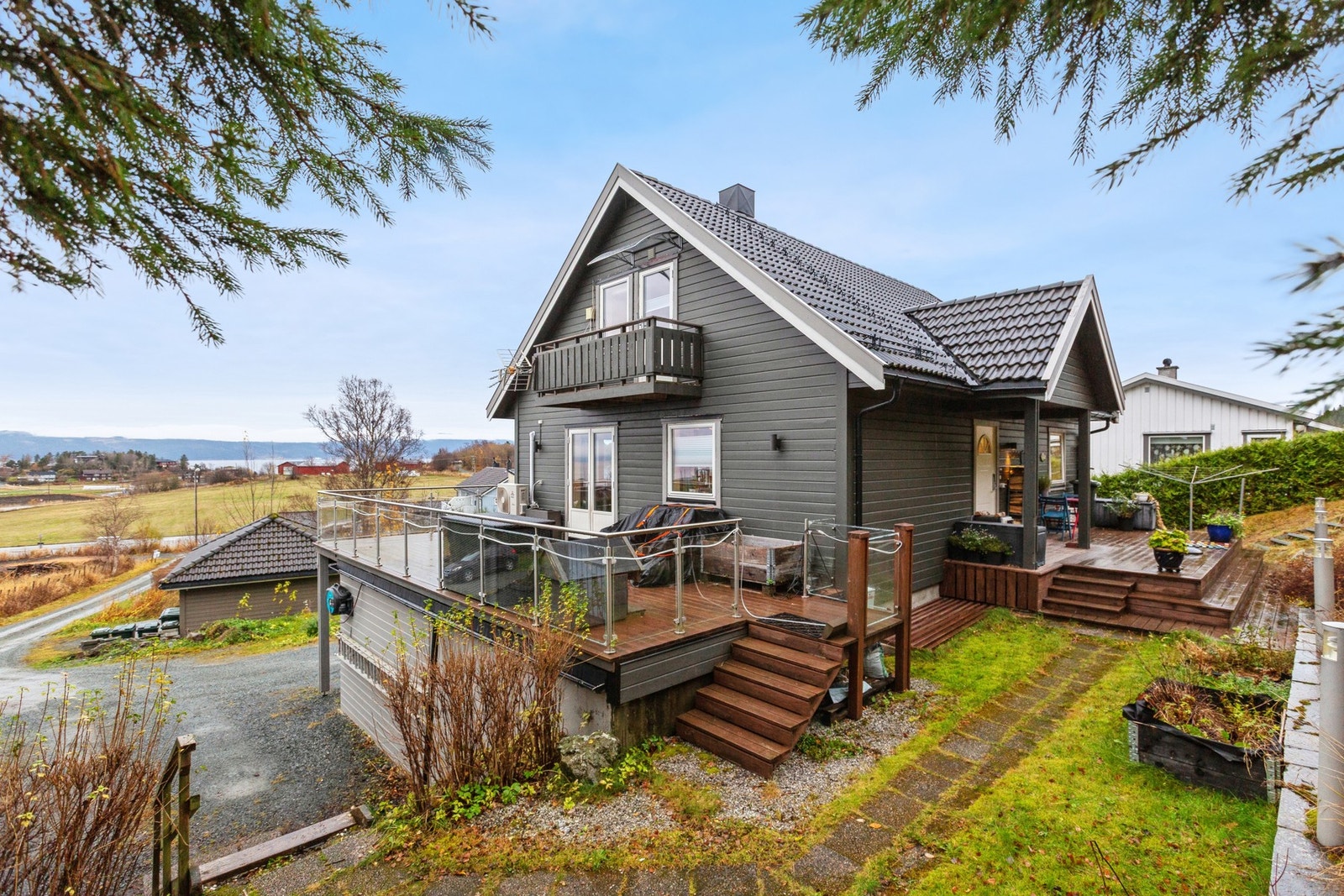 EiendomsMegler 1 ved Martin Antonsen har gleden av å presentere Bynesveien 629! Galleribilde