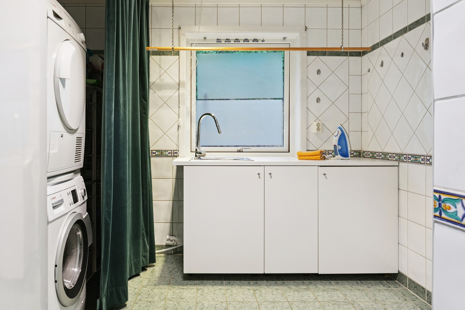 Sokkeletasje er ikke godkjent, konferer megler. Galleribilde