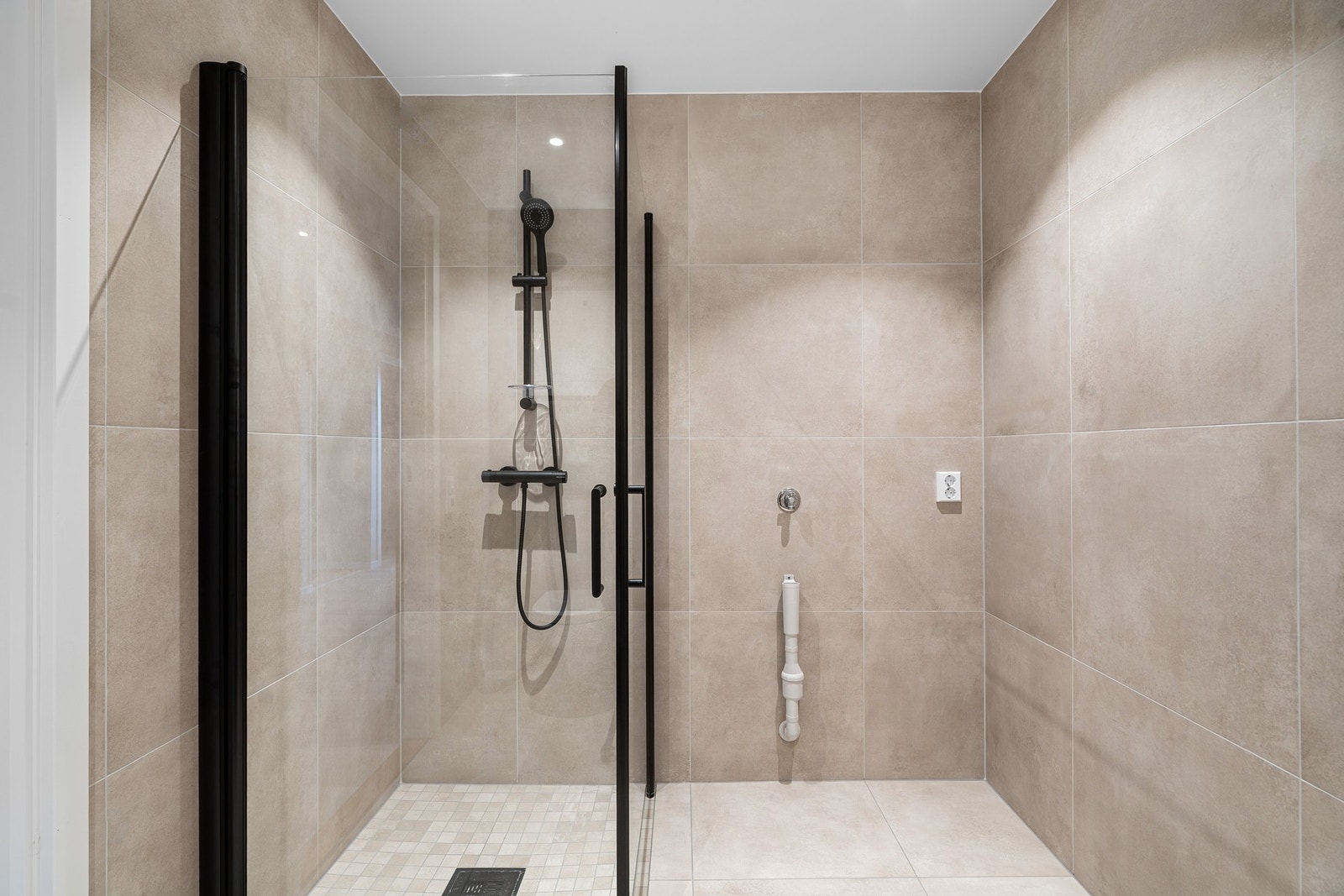 Bad i delikate fargekombinasjoner. Galleribilde