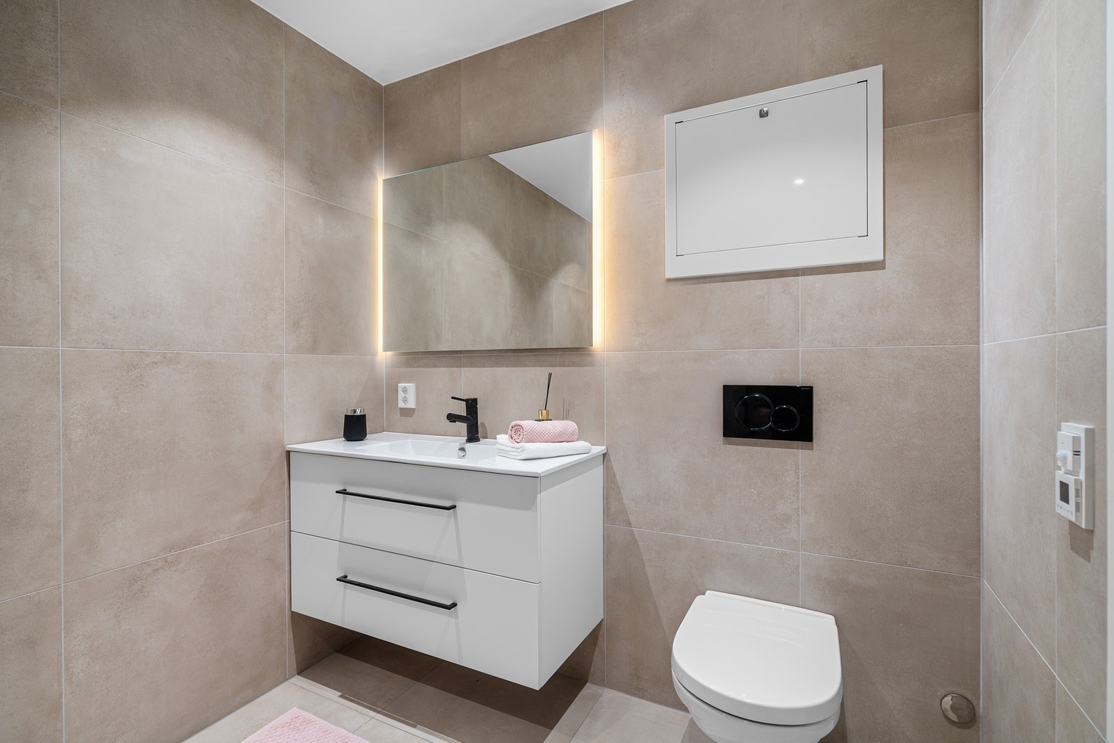 Bad. Moderne og stilrent. Galleribilde