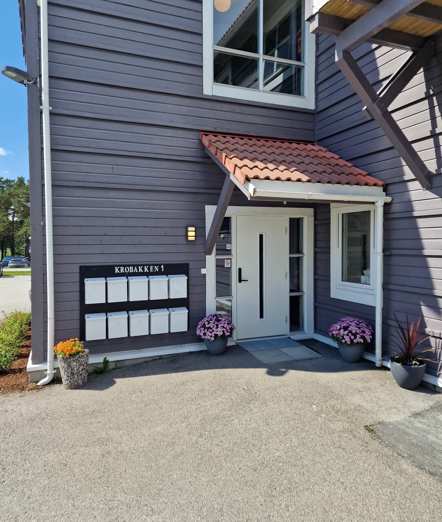 Inngangsparti. Galleribilde