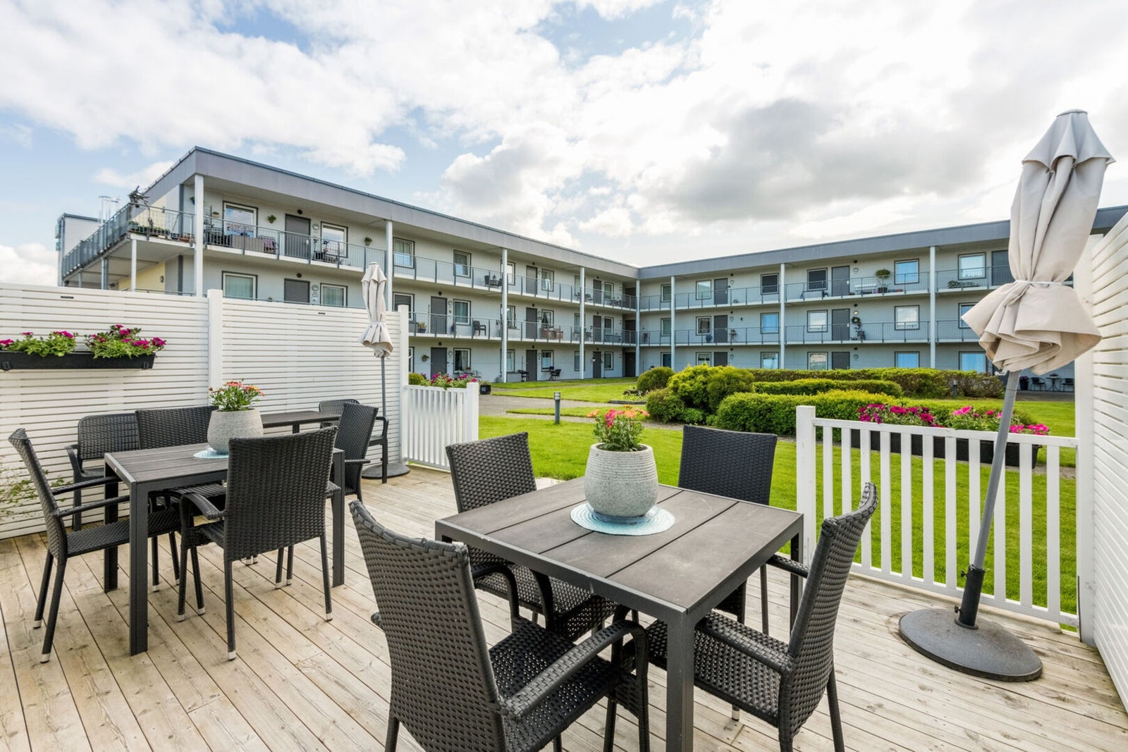 Boligen er ettertraktet grunnet de svært korte avstandene til dagligvare, sentrumskjerne, treningssenter ect. Galleribilde