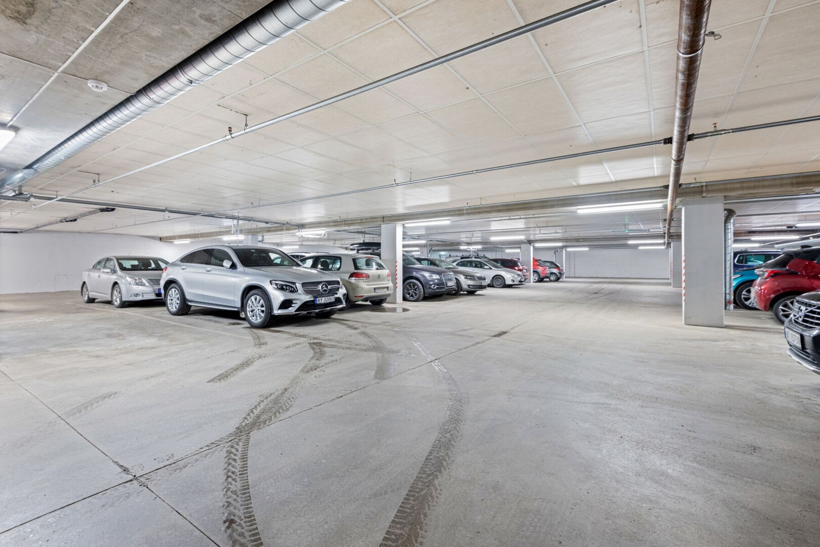 Andelen disponerer fast plass i parkeringskjeller. Galleribilde