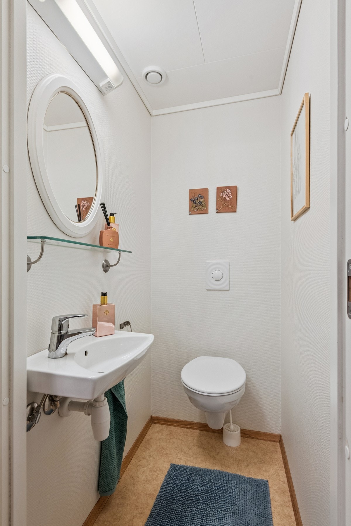 Toalettrom. Galleribilde