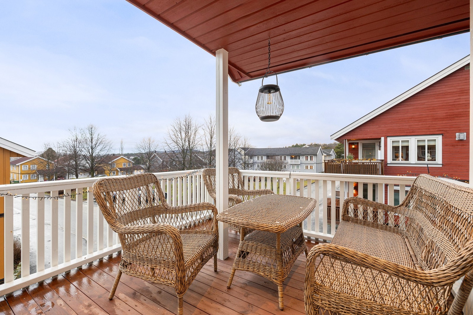 Boligen ligger i andre etasje og har utvendig heis. Galleribilde