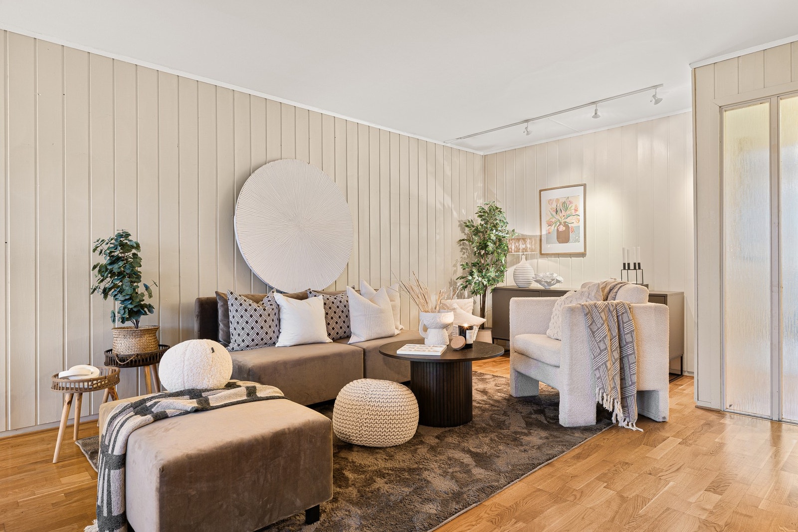 Den gunstige planløsningen sørger for god plass til sofagruppe og øvrig møblering. Galleribilde