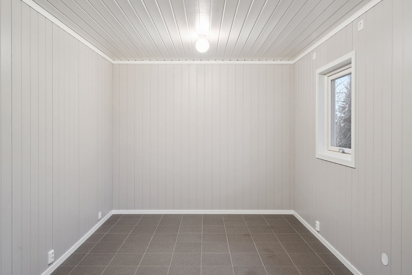 Anneks/hagestue/uthus. Galleribilde