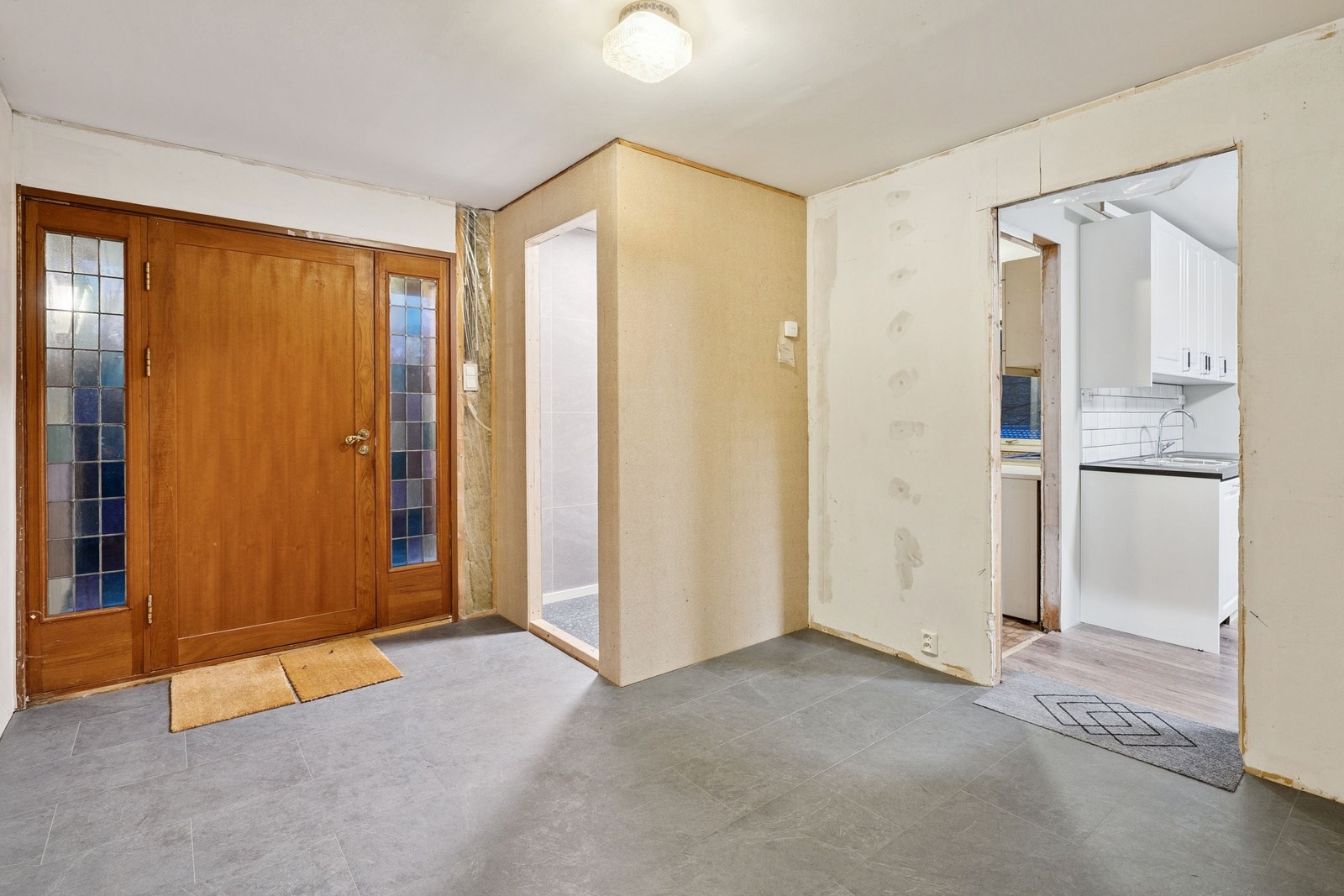 Entre under oppussing.Nytt WC-rom. Galleribilde