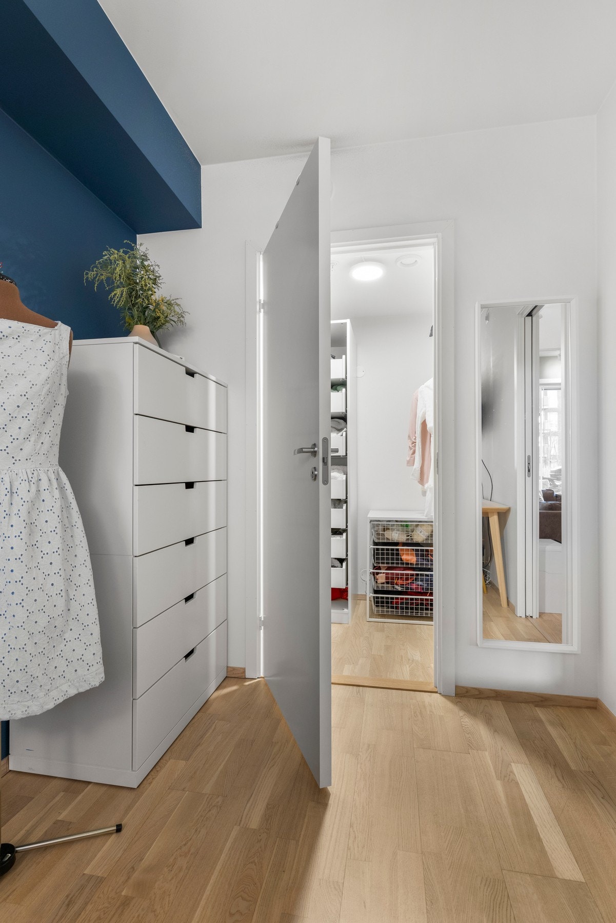 Rommet har direkte adkomst til en innvendig bod Galleribilde