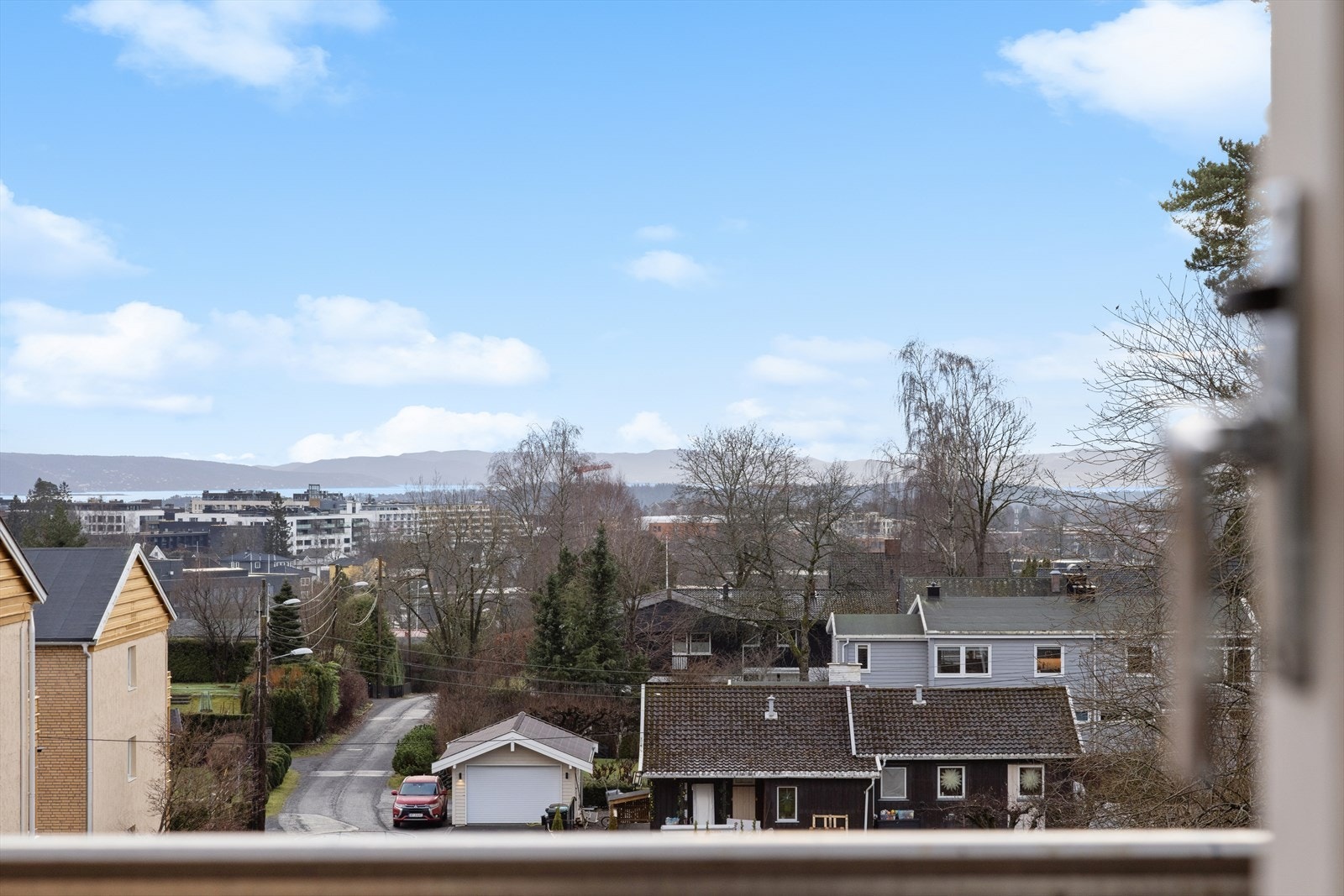 Balkong med utsikt og gode solforhold Galleribilde