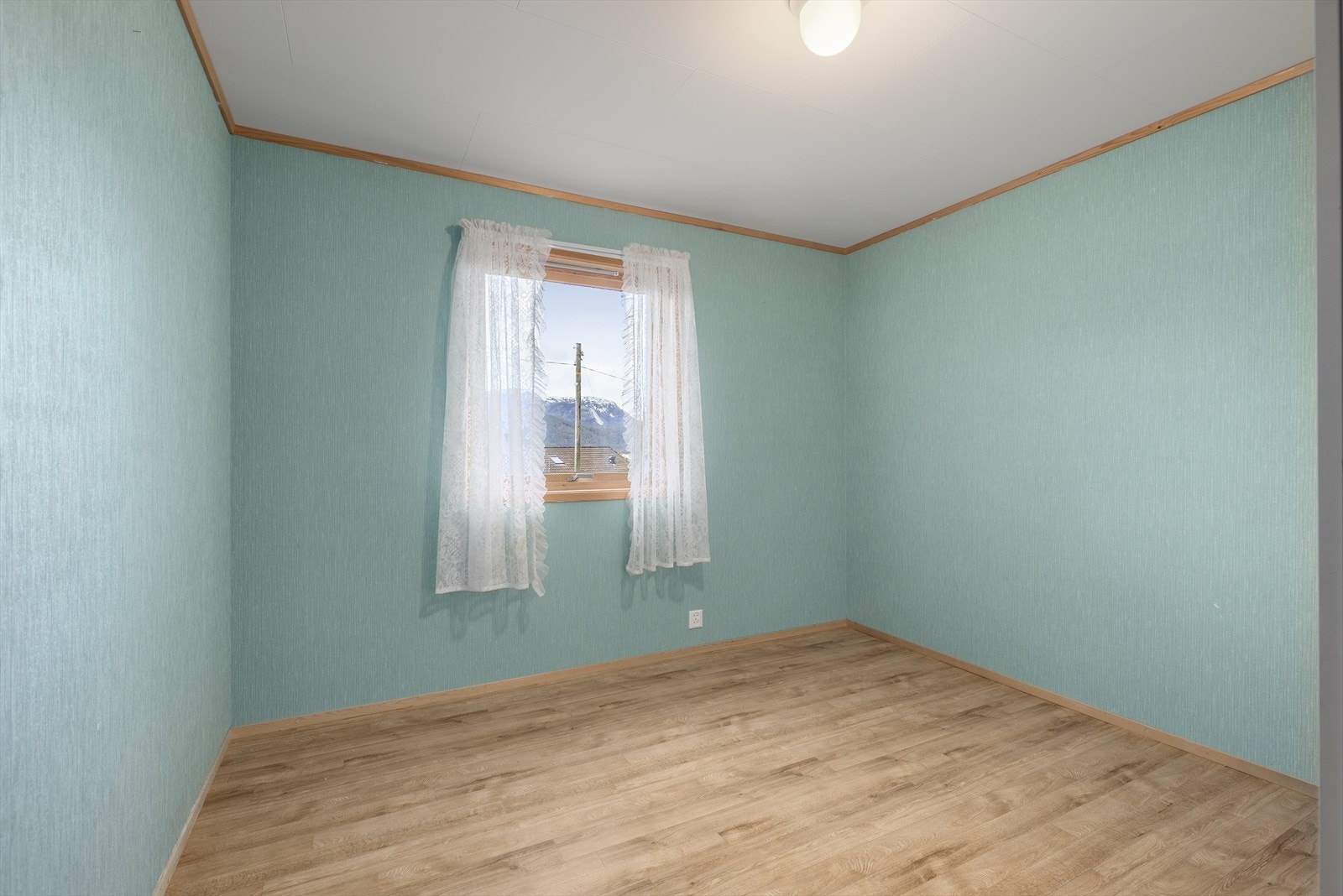 Det er 3 soverom i boligen som ligger i fin tilknytning til hverandre i gangarealet. Galleribilde